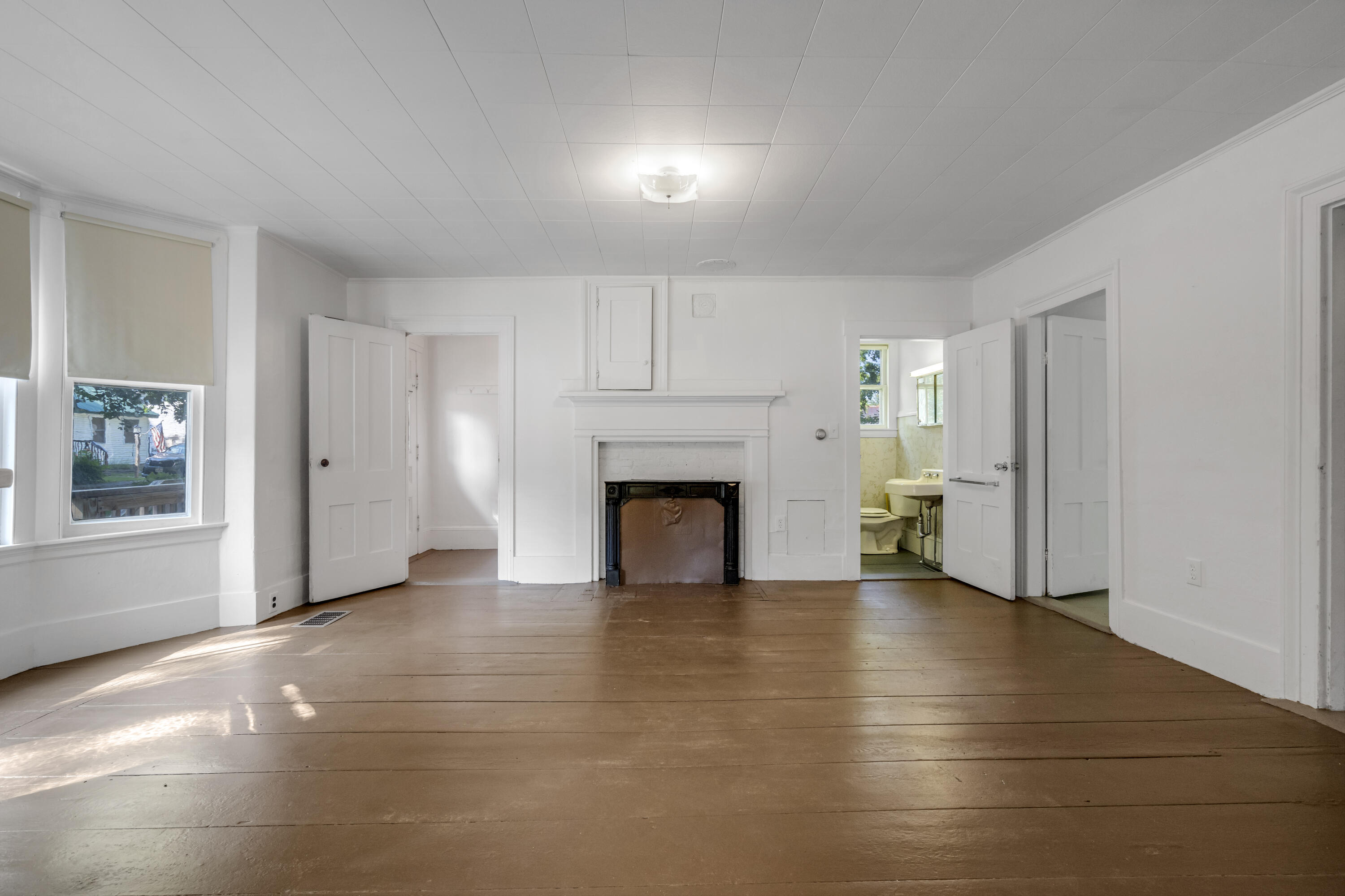 586 Plains Road Property Photo 30