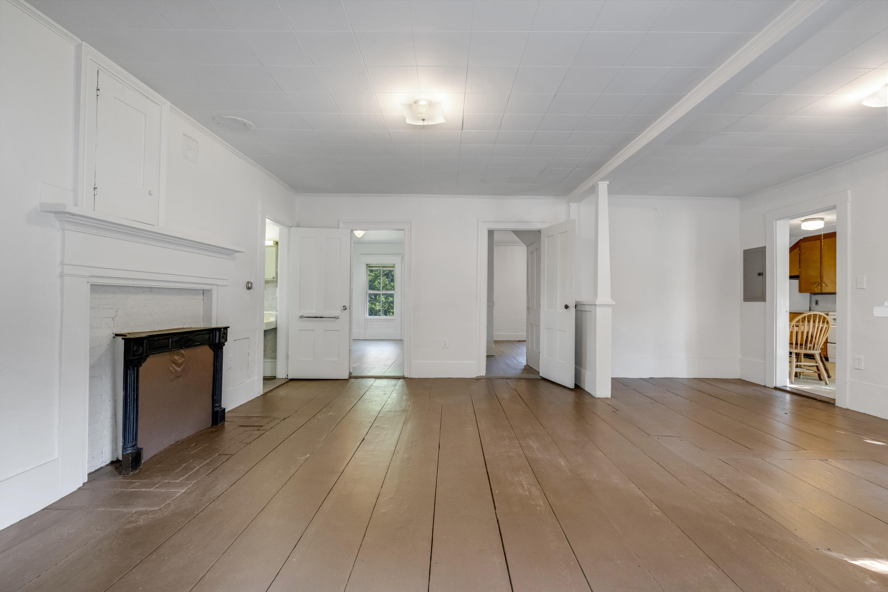 586 Plains Road Property Photo 32