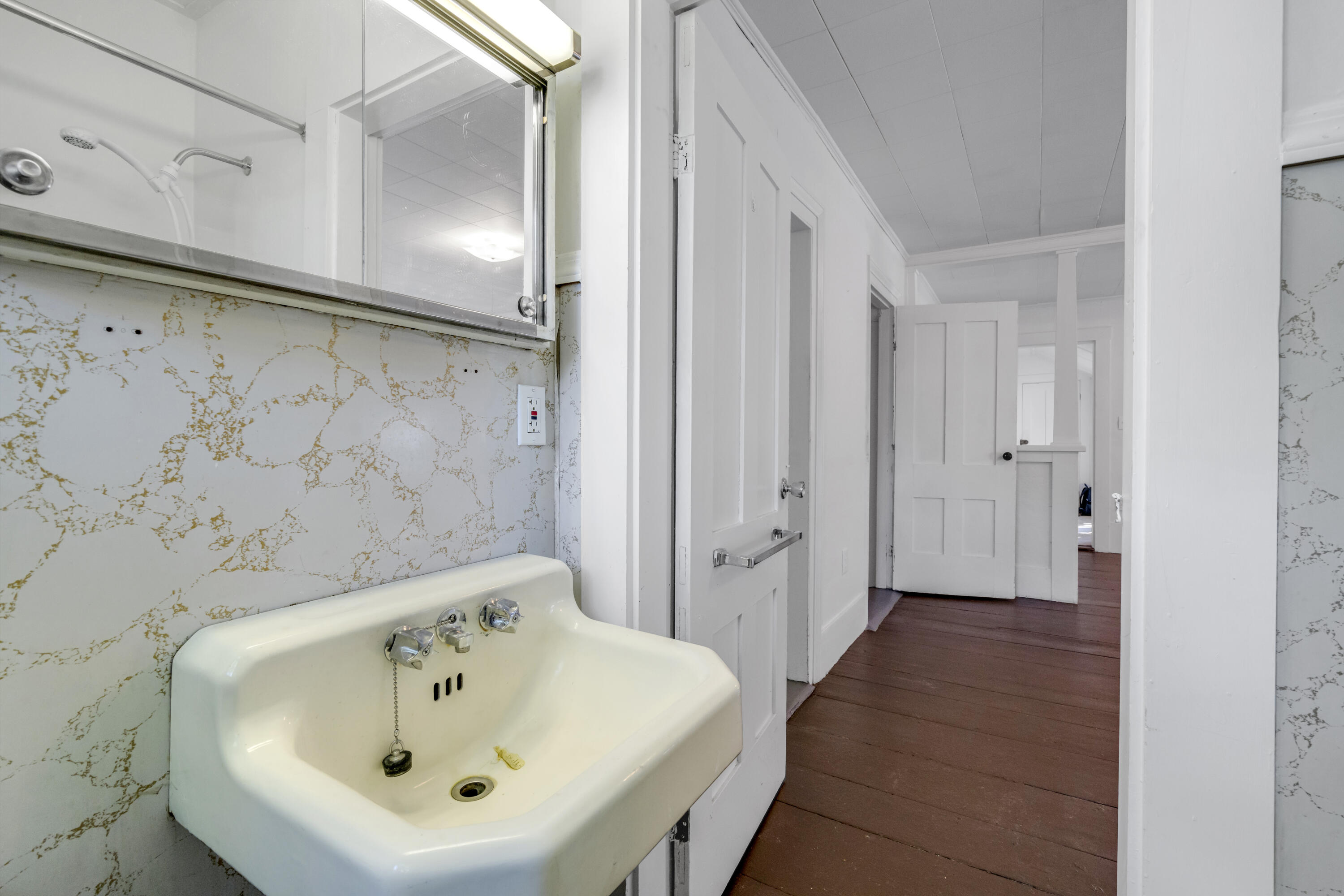 586 Plains Road Property Photo 36