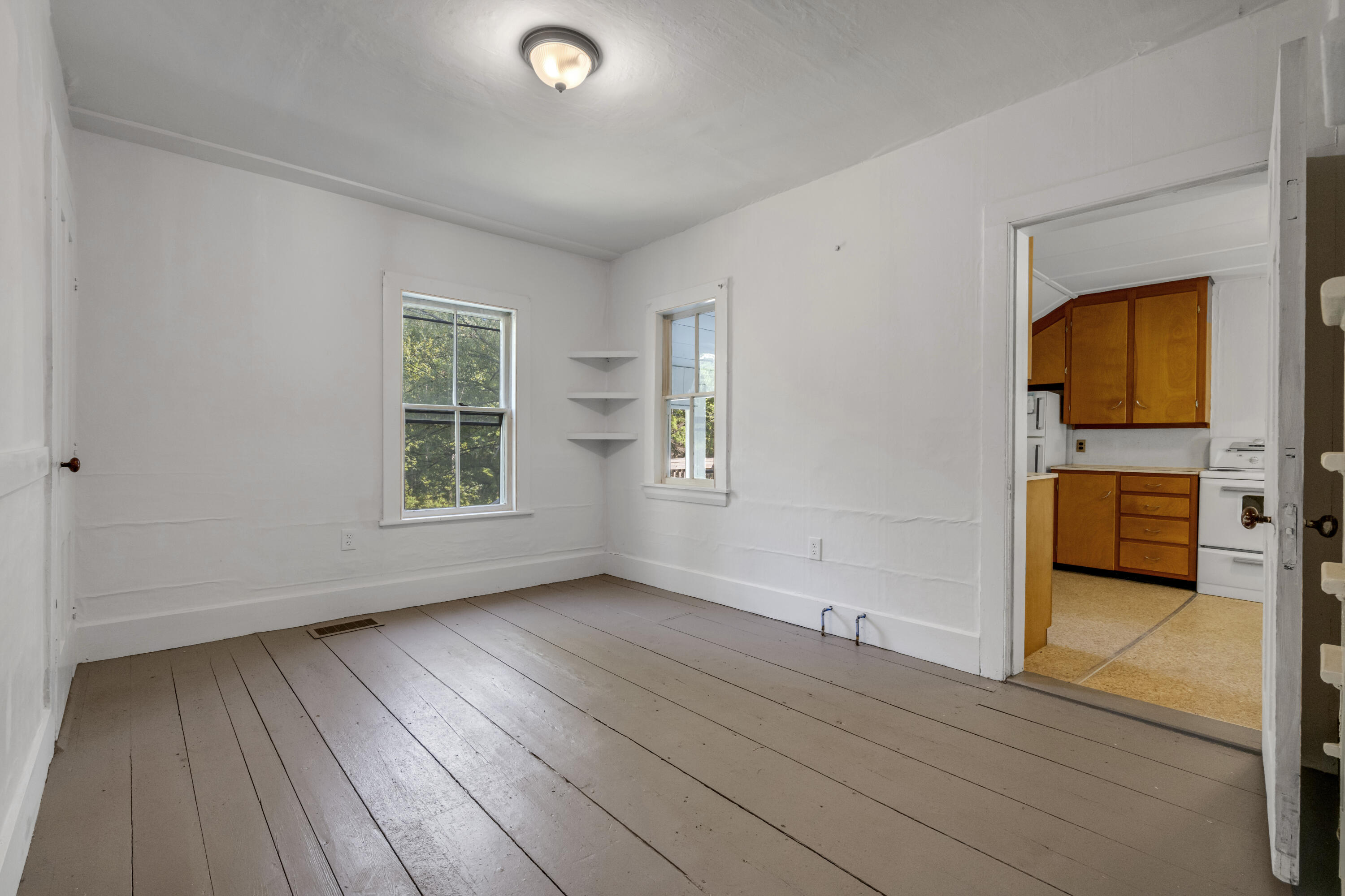 586 Plains Road Property Photo 40