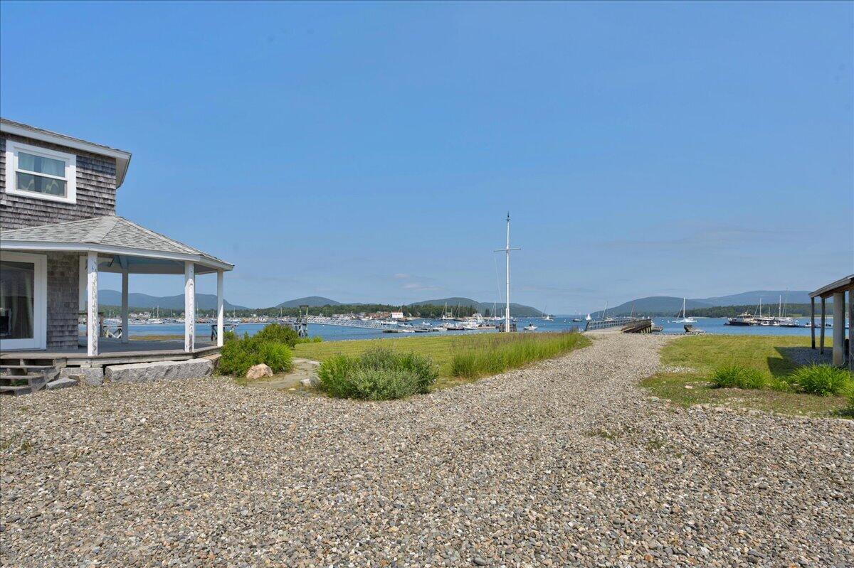 109 + 113 Shore Road Property Photo 7