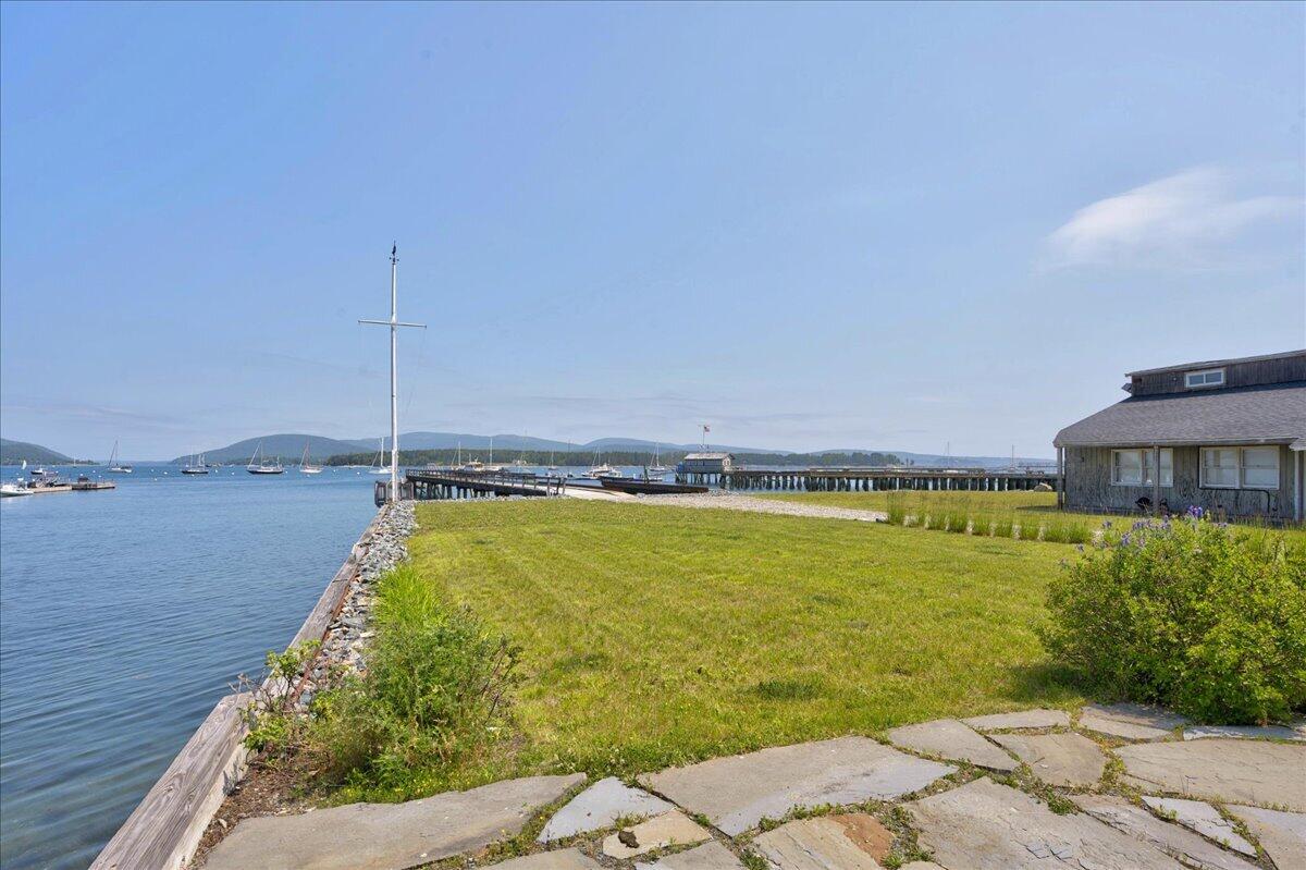 109 + 113 Shore Road Property Photo 43