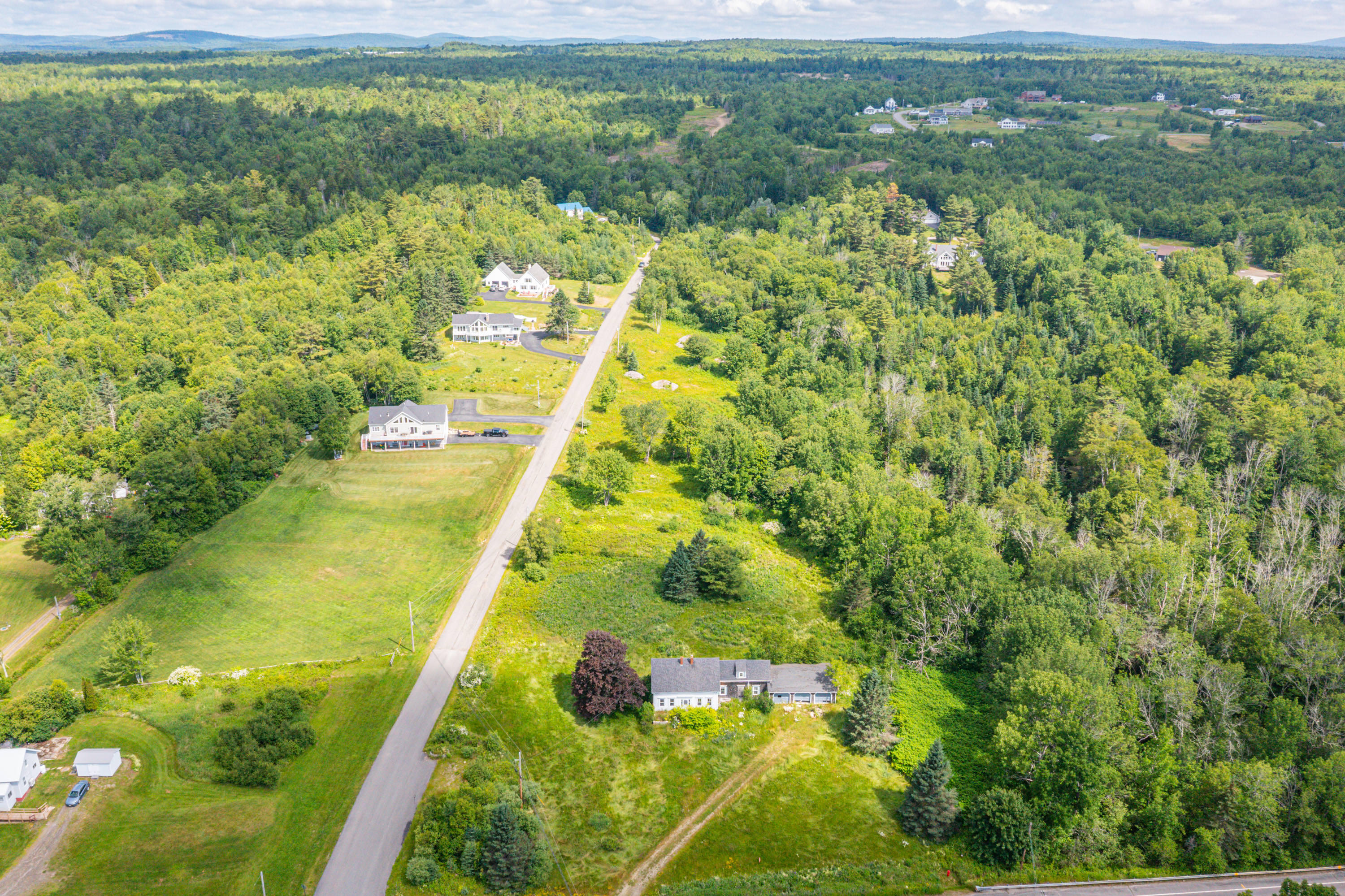 10 Spruce Knoll Lane Property Photo 8