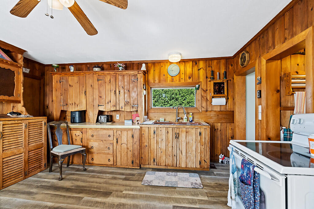 2522 N Belfast Avenue Property Photo 6