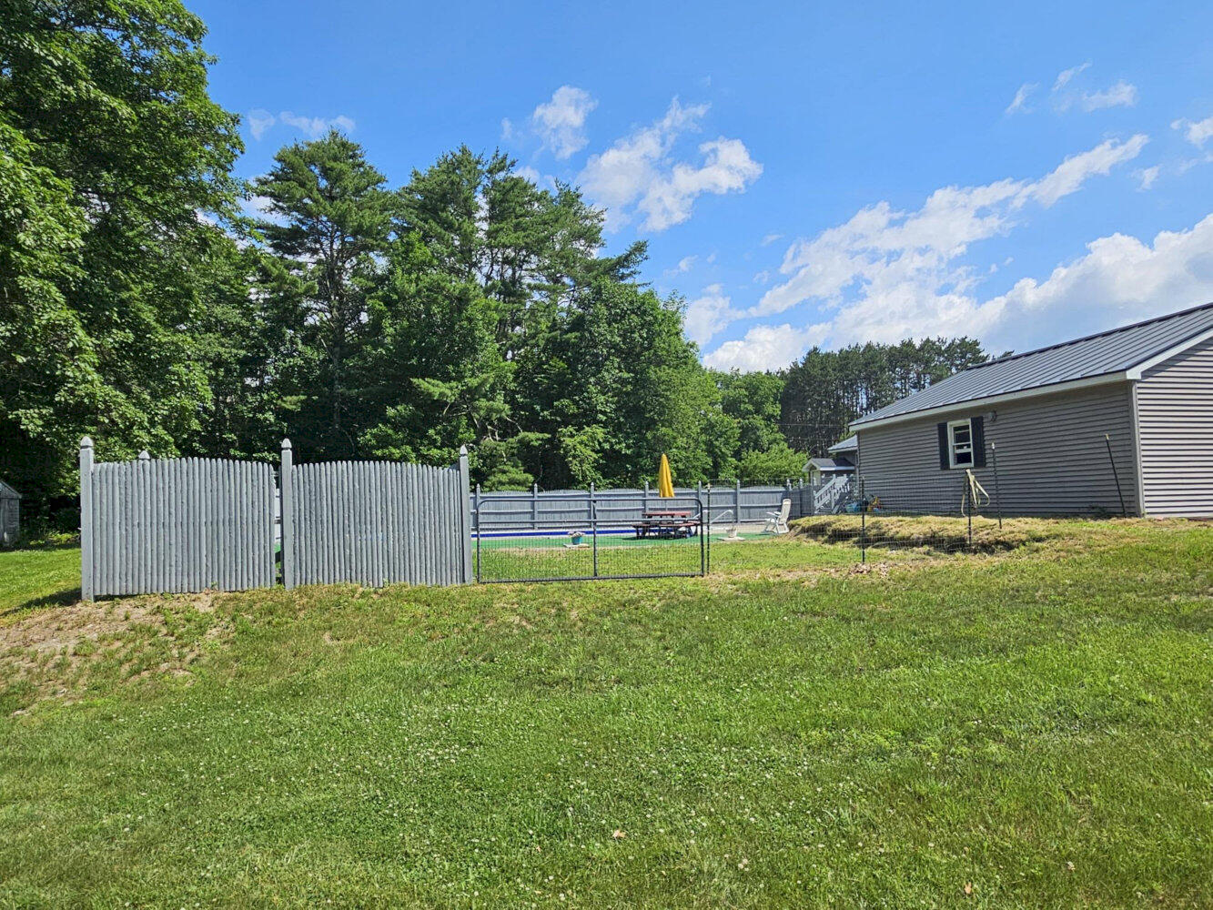 1029 E River Road Property Photo 7