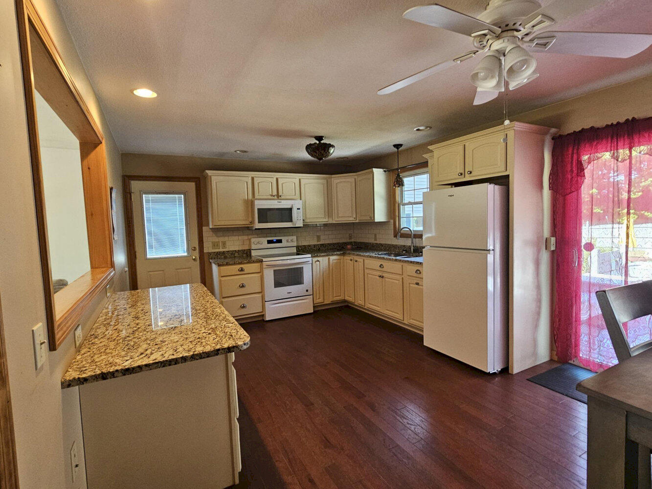 1029 E River Road Property Photo 13