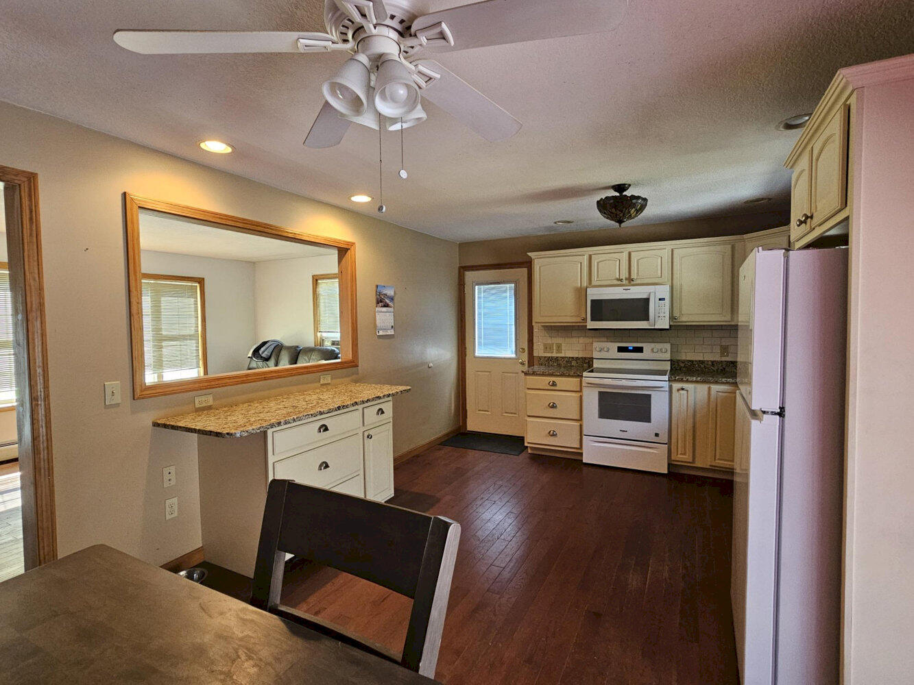 1029 E River Road Property Photo 14