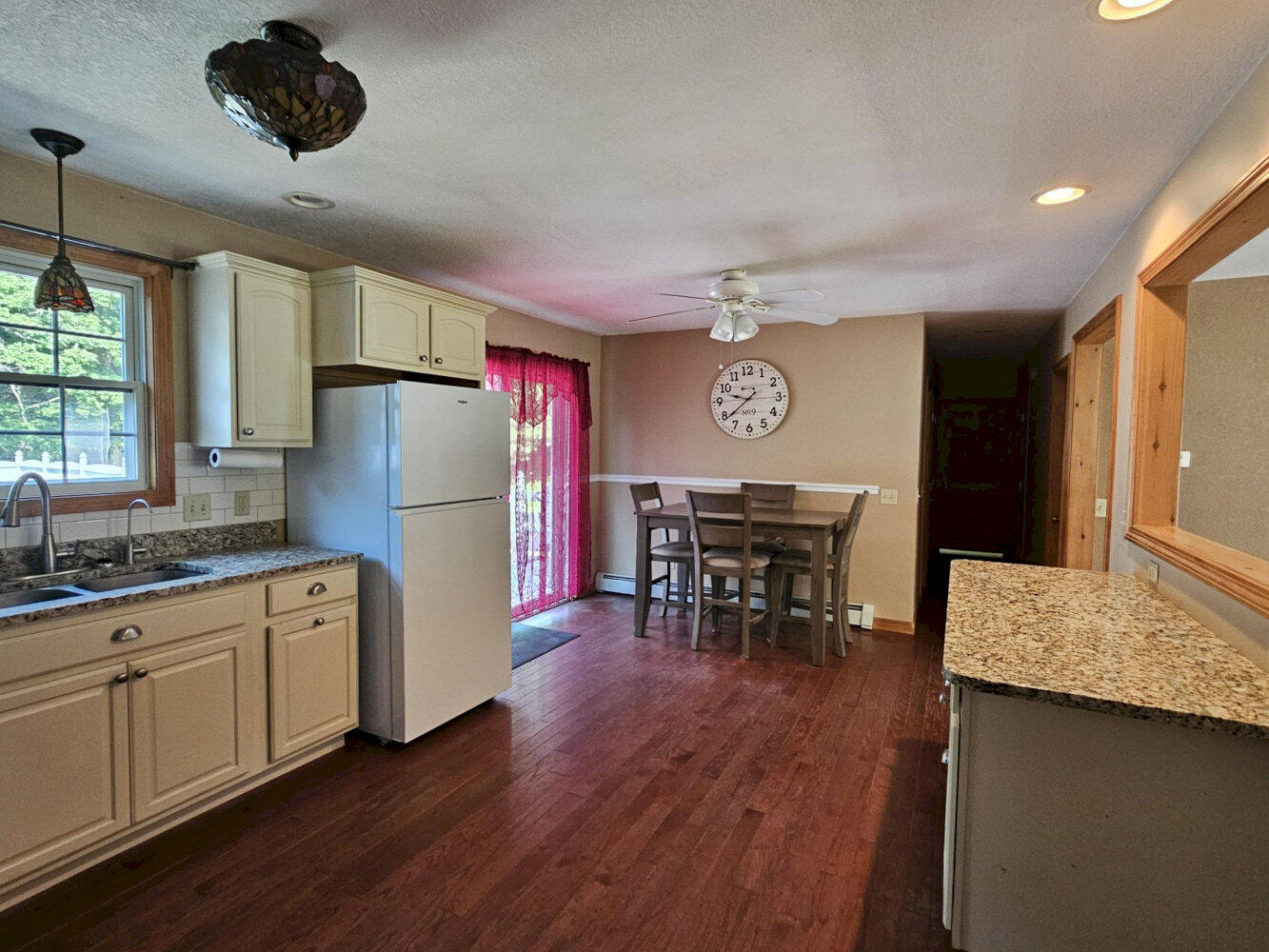 1029 E River Road Property Photo 15
