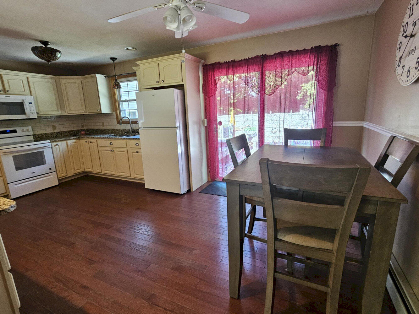 1029 E River Road Property Photo 17