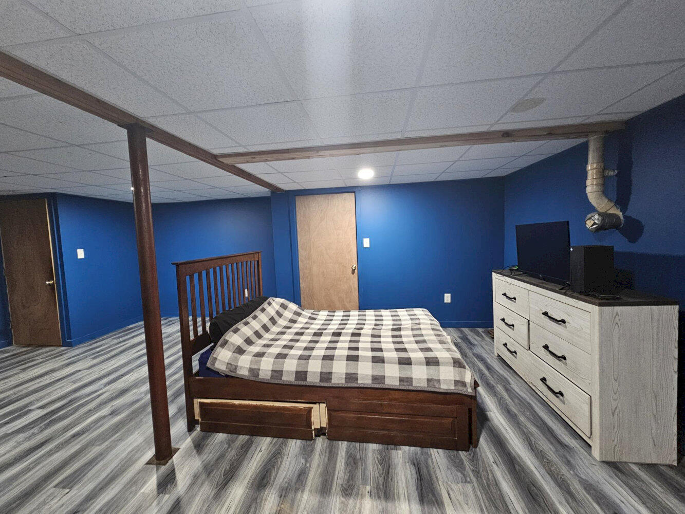 1029 E River Road Property Photo 30