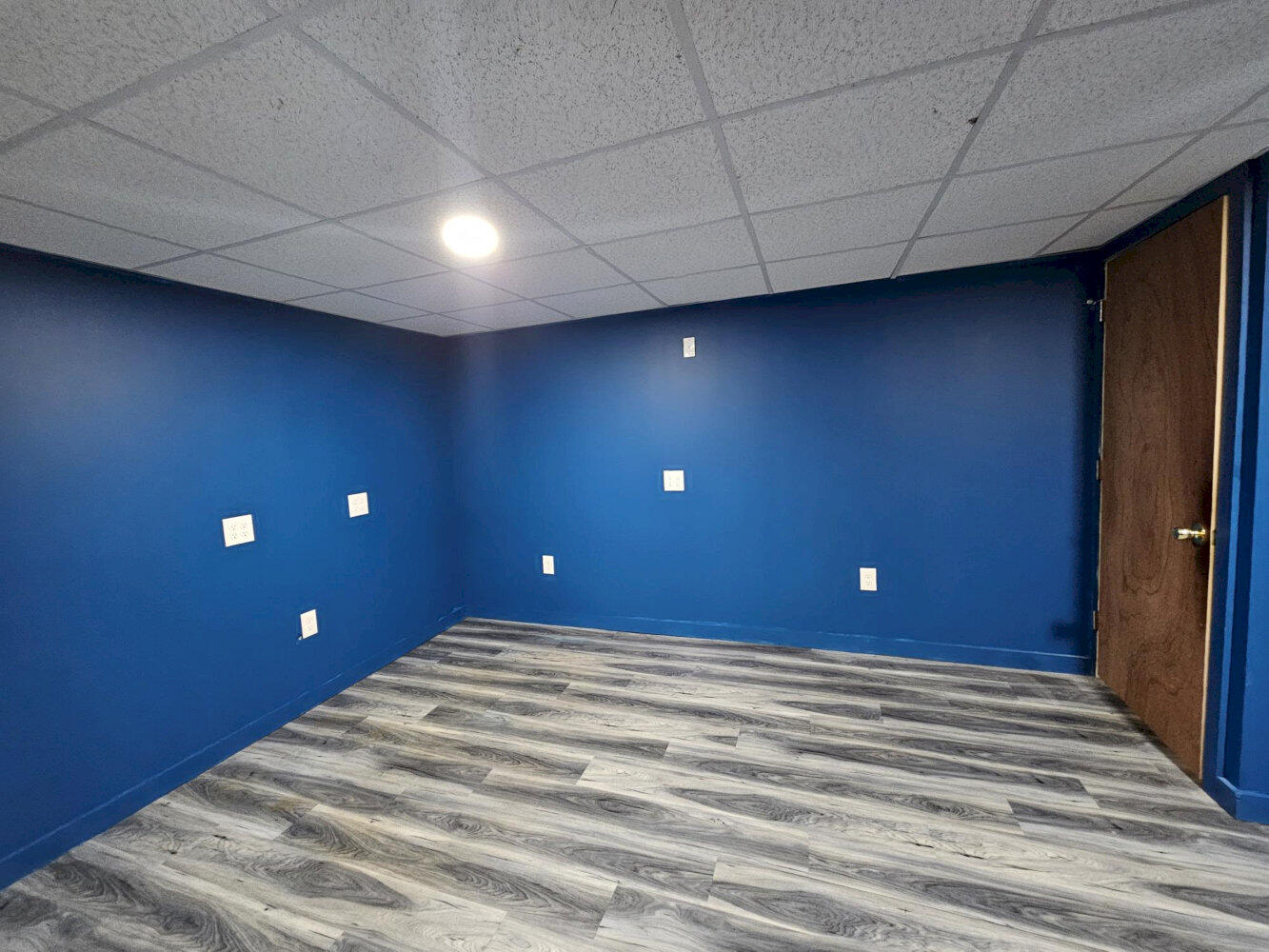 1029 E River Road Property Photo 31
