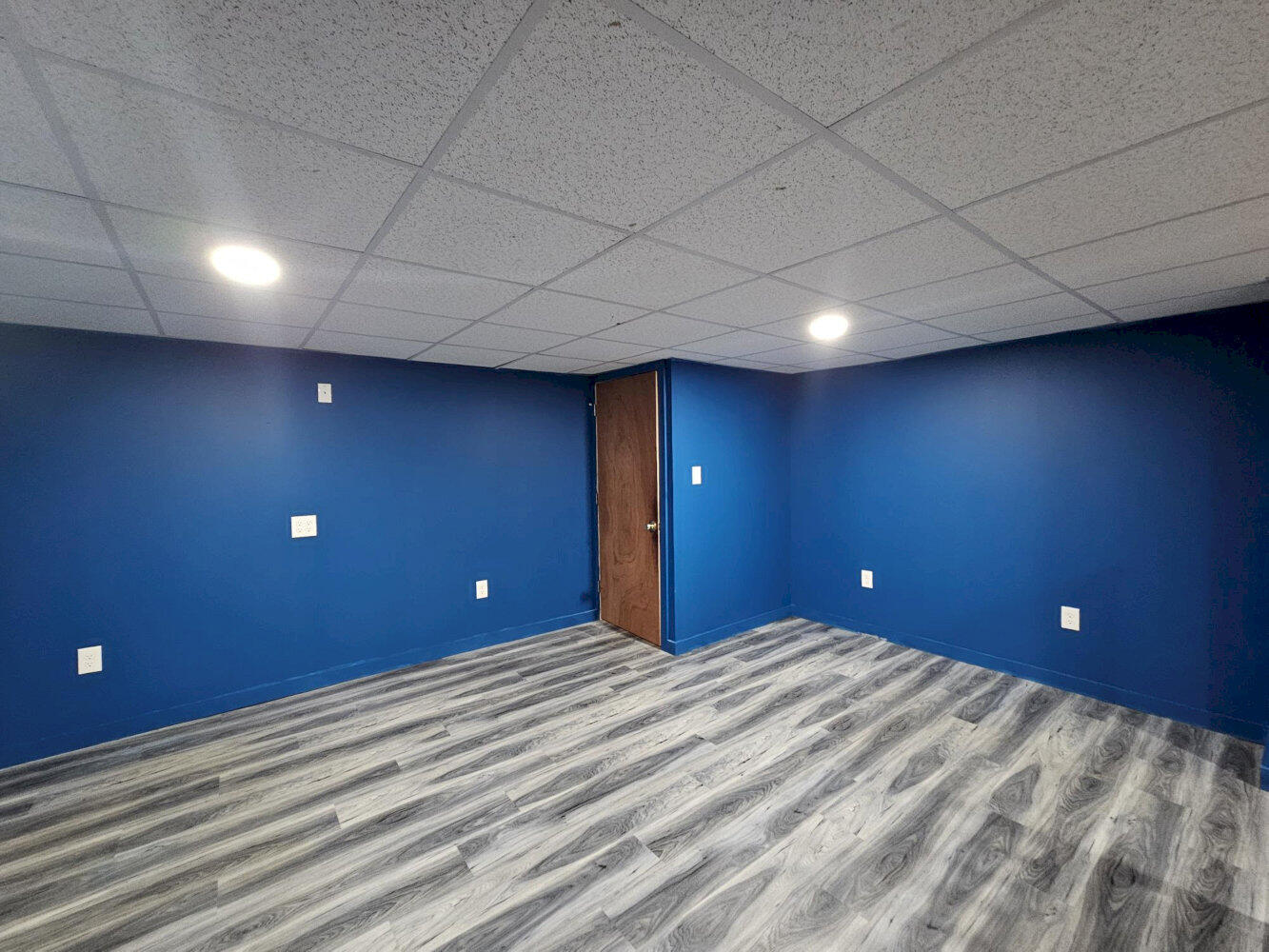 1029 E River Road Property Photo 32