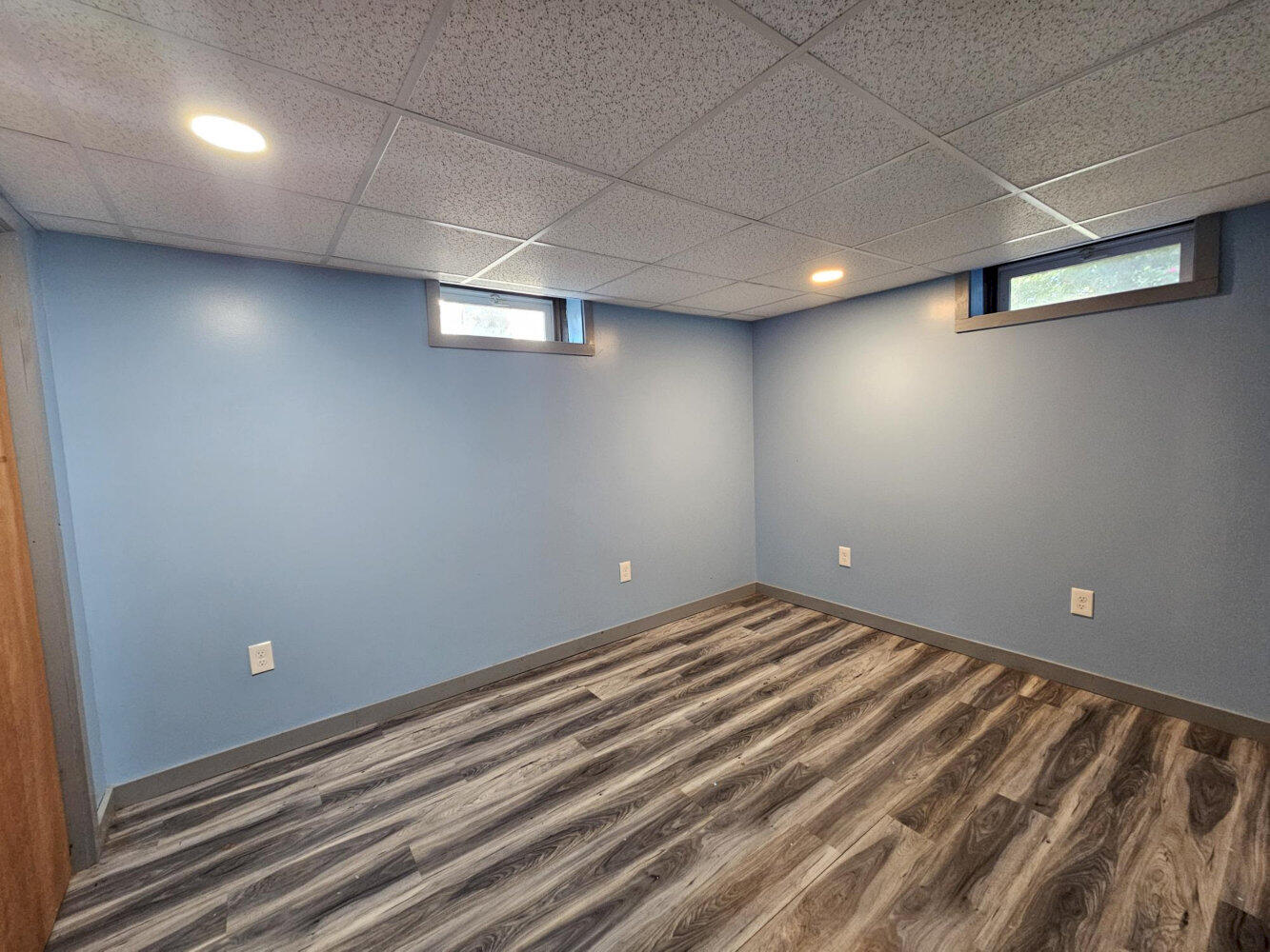 1029 E River Road Property Photo 33