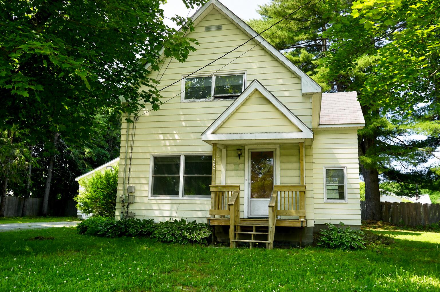 262 Hartland Avenue Property Photo 2