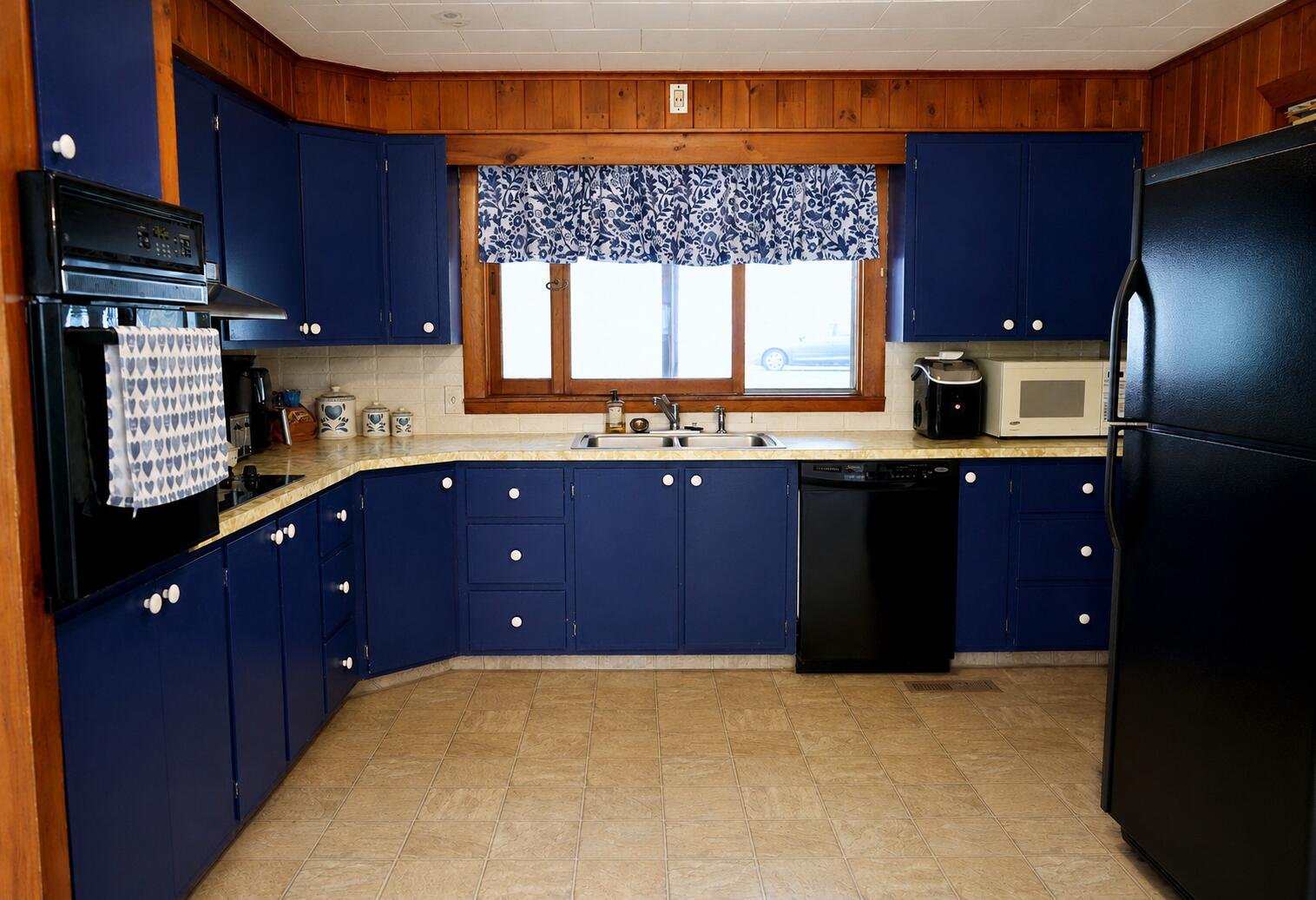 262 Hartland Avenue Property Photo 3