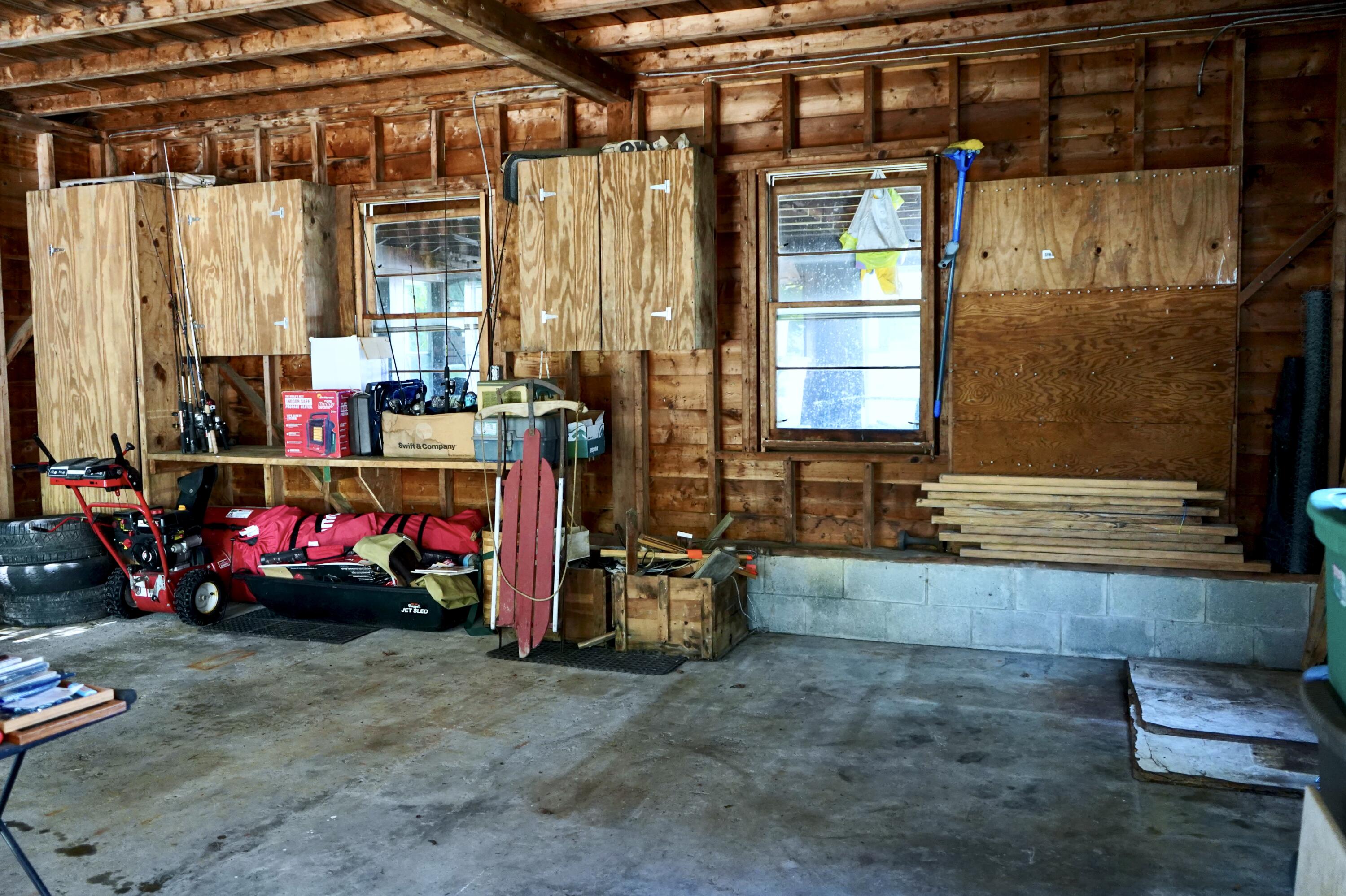 262 Hartland Avenue Property Photo 36