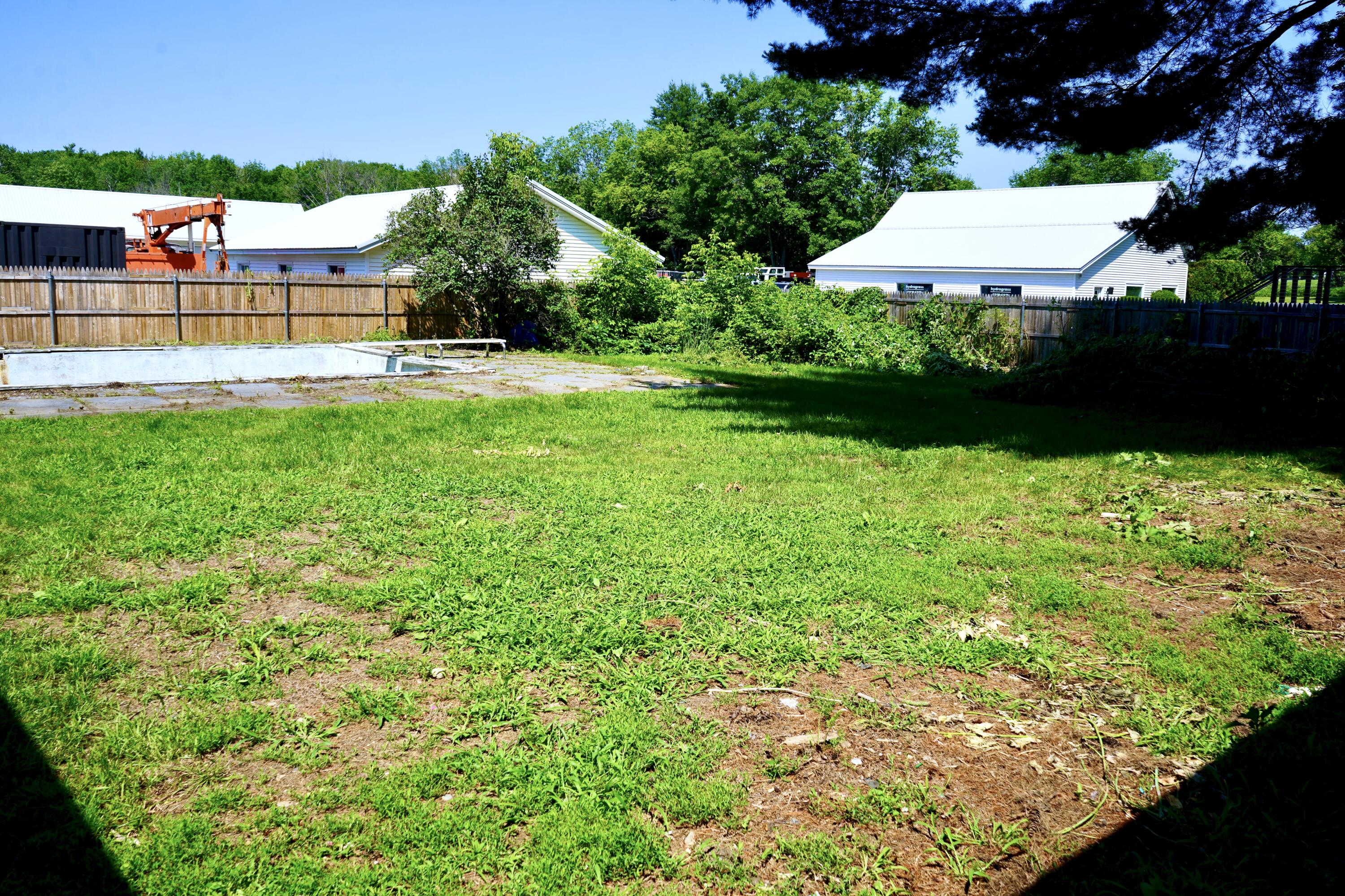262 Hartland Avenue Property Photo 39