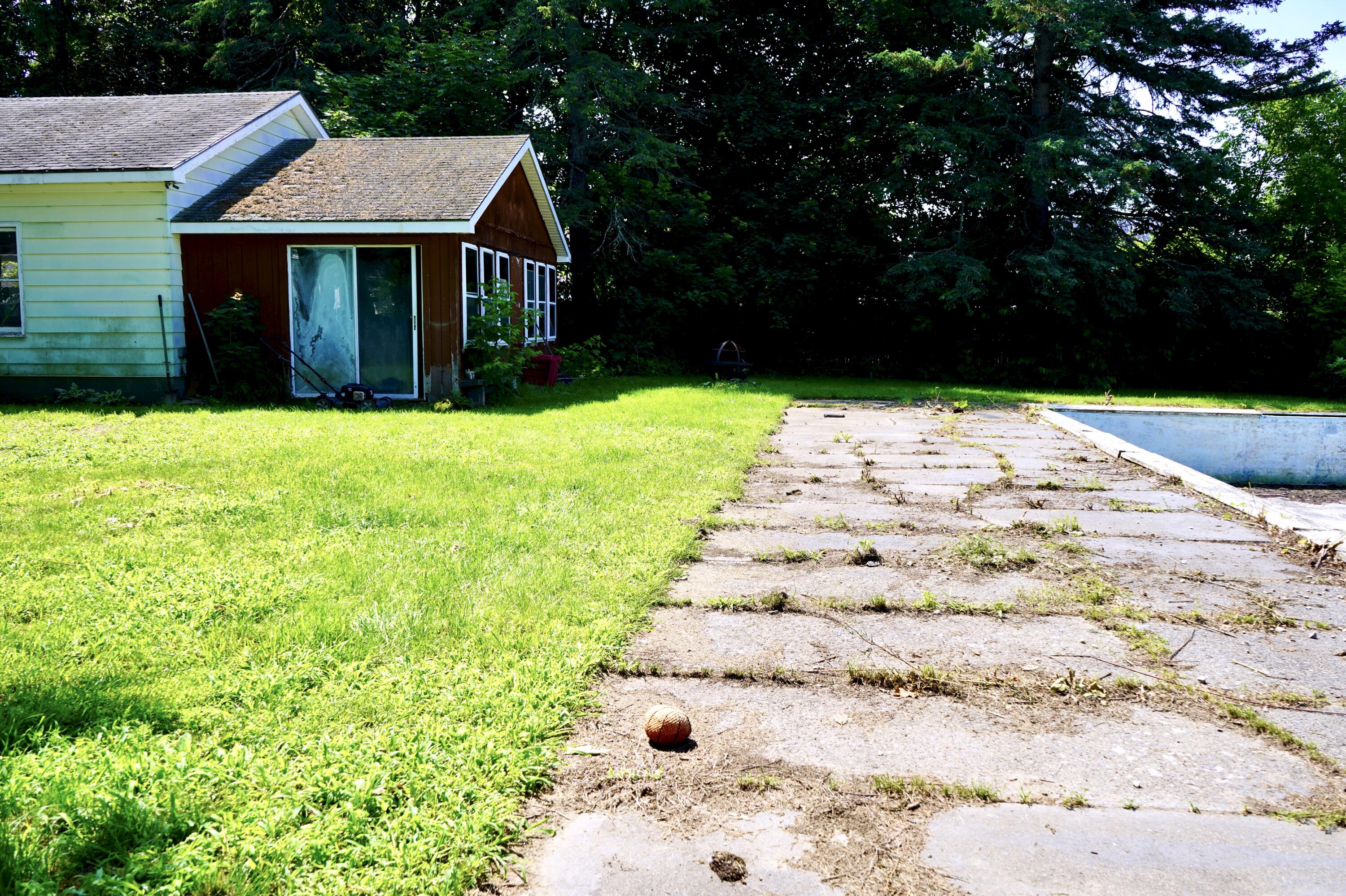262 Hartland Avenue Property Photo 41