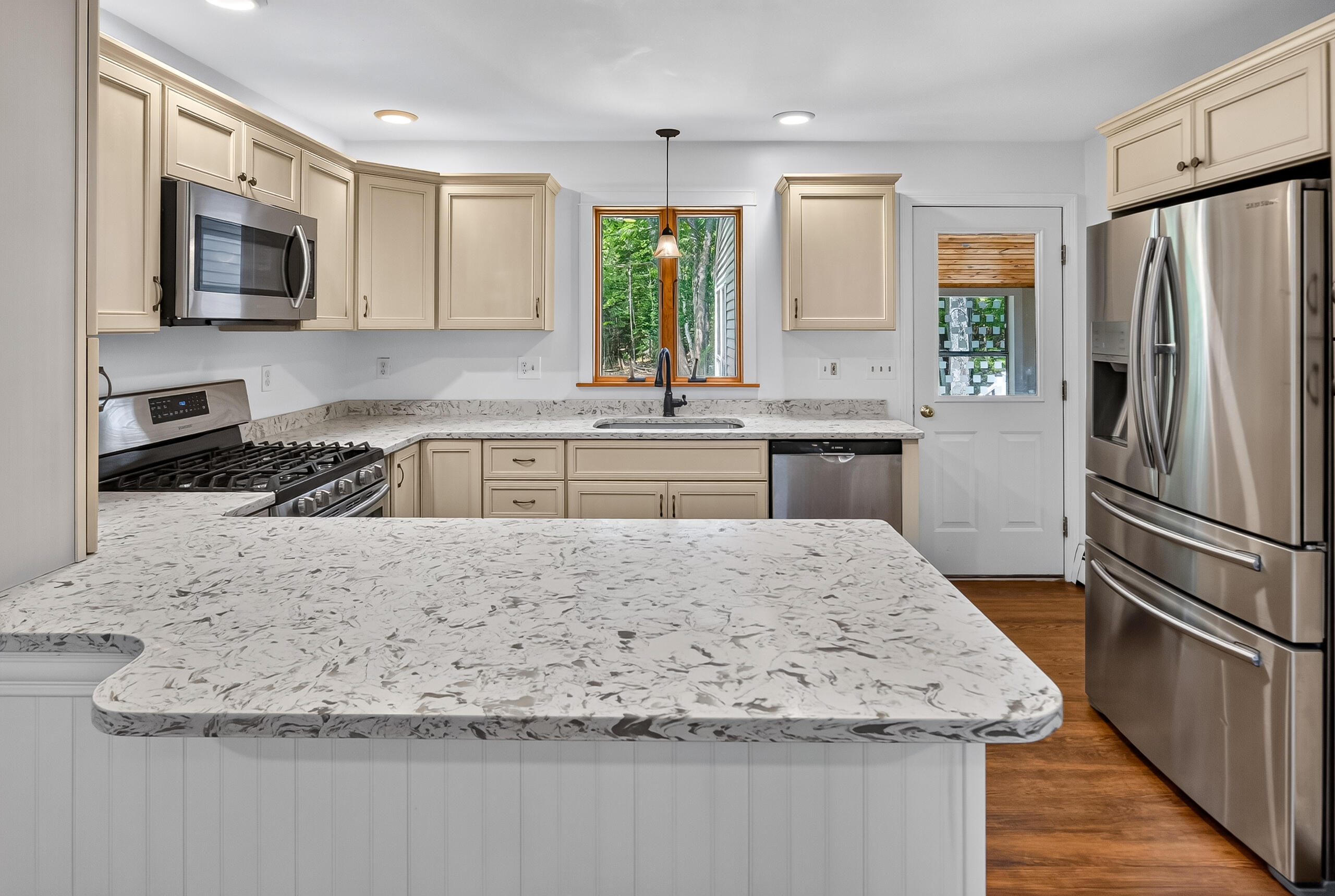 40 Forest Hill Property Photo 14