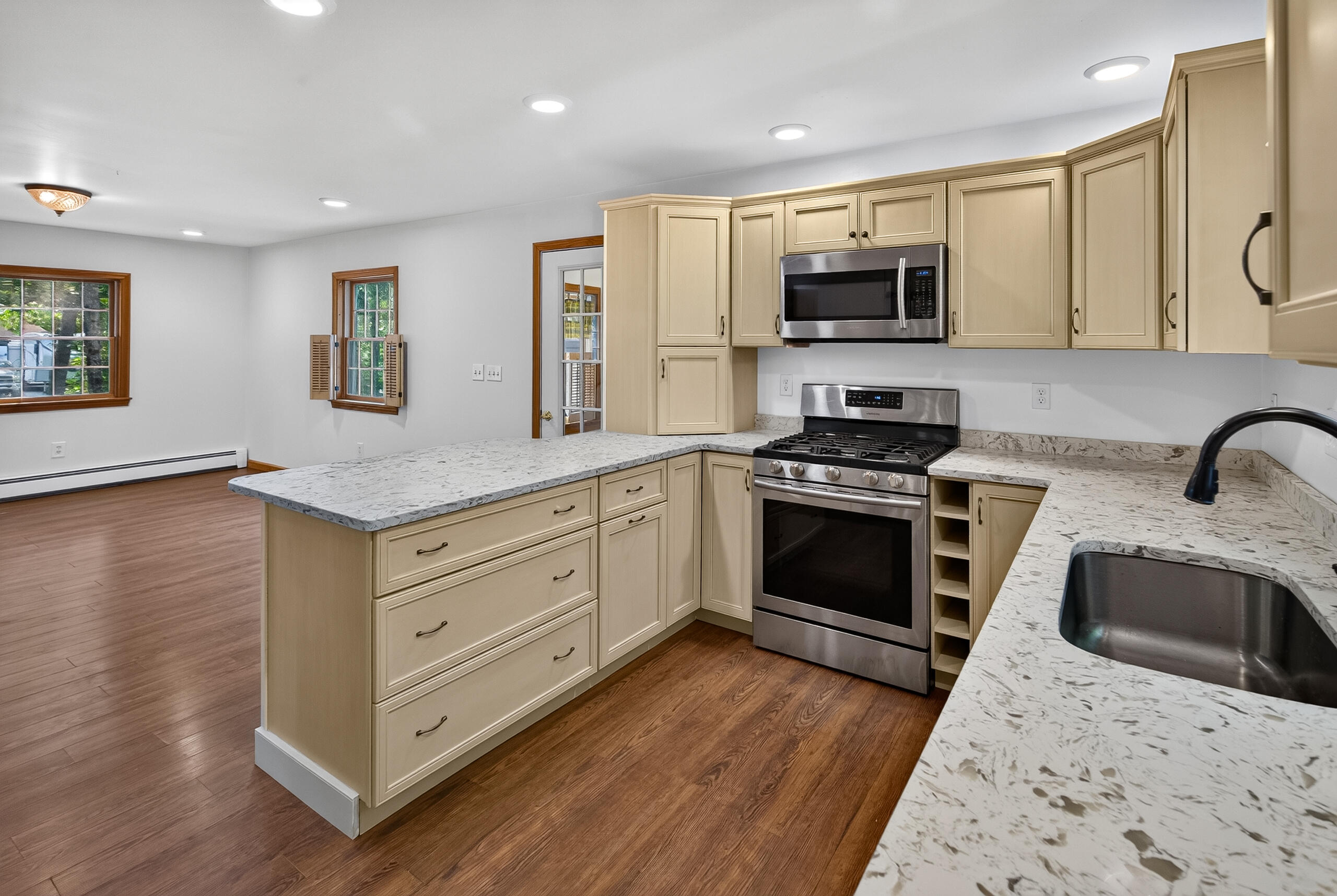40 Forest Hill Property Photo 19