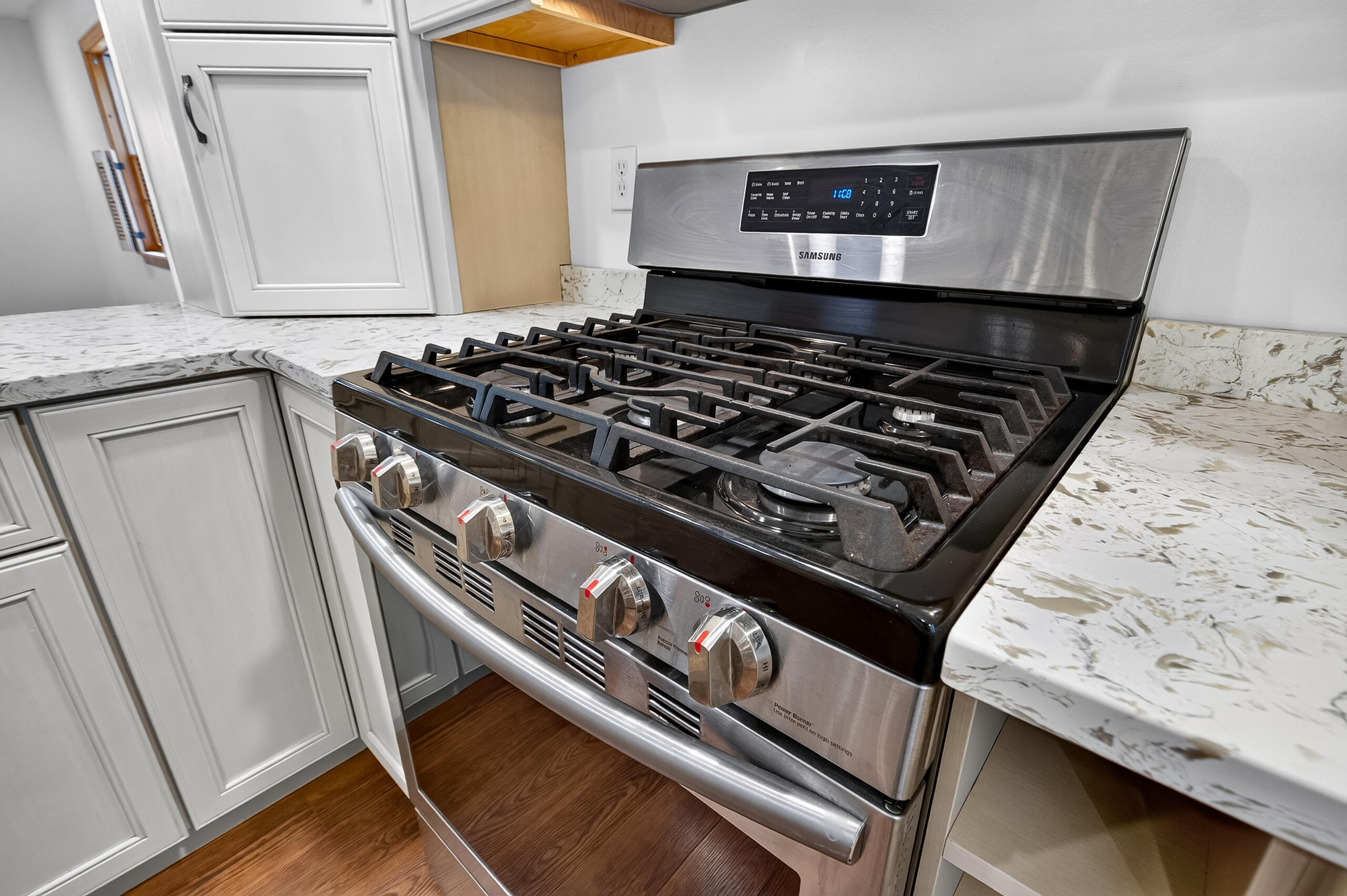 40 Forest Hill Property Photo 21