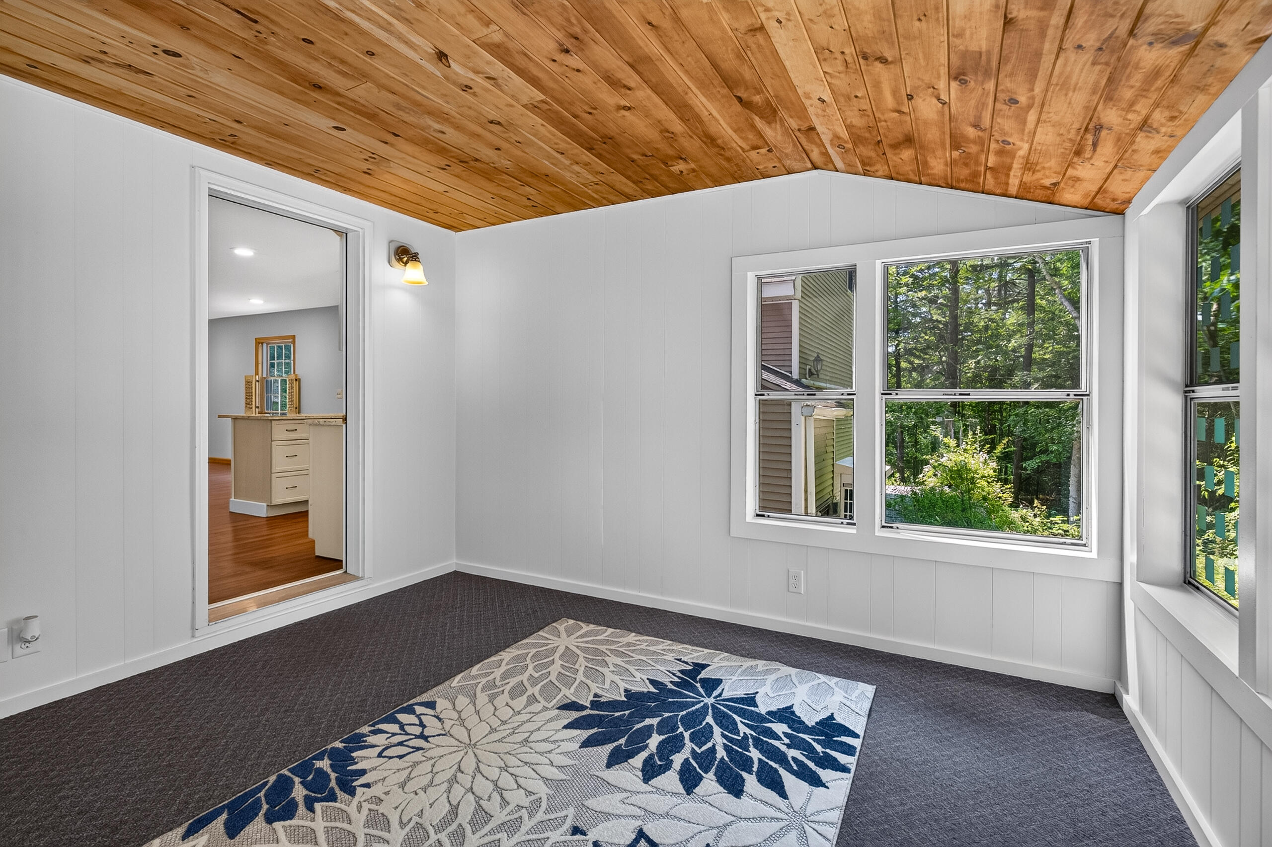 40 Forest Hill Property Photo 24