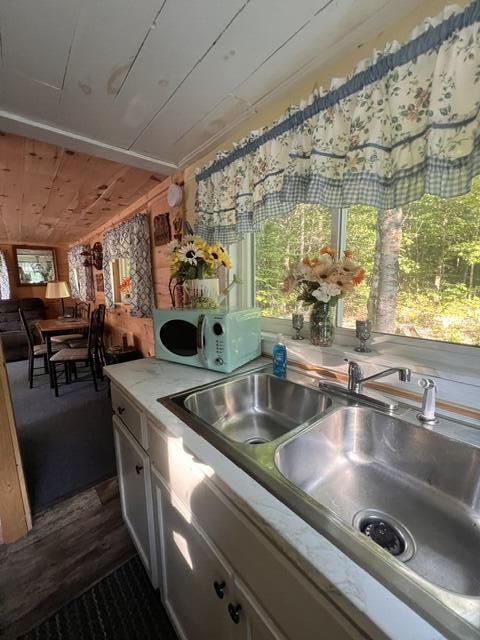 684 Estabrook Road Property Photo 9