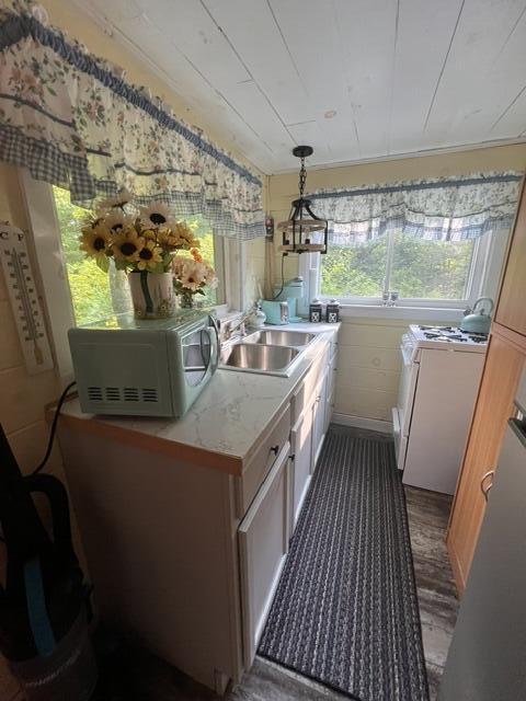 684 Estabrook Road Property Photo 10