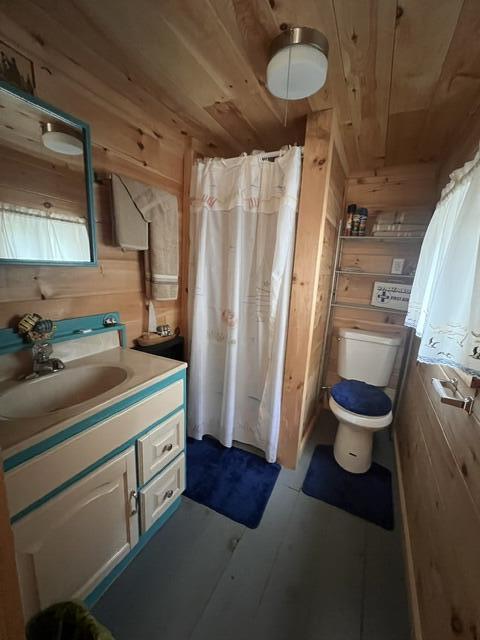 684 Estabrook Road Property Photo 11