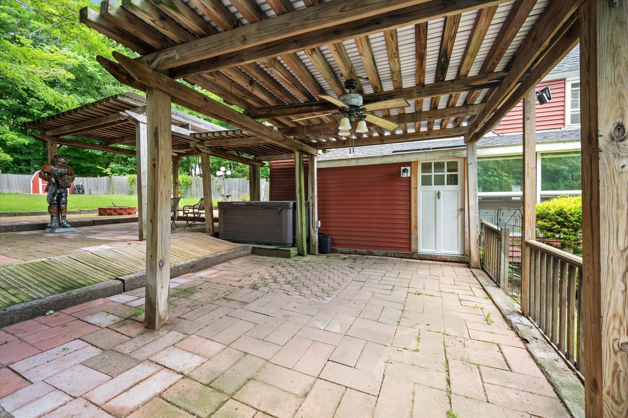 137 Main Street Property Photo 3