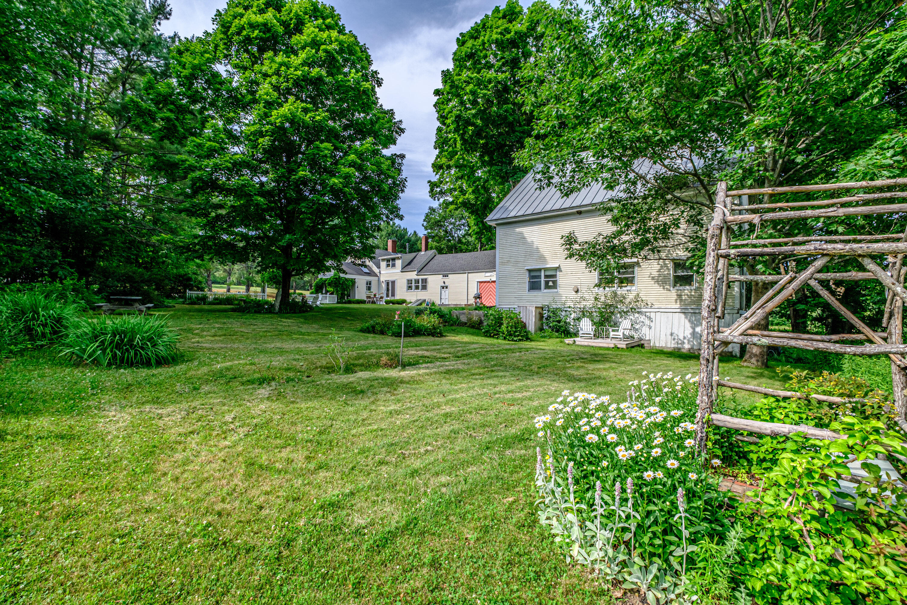 119 Memorial Highway Property Photo 12