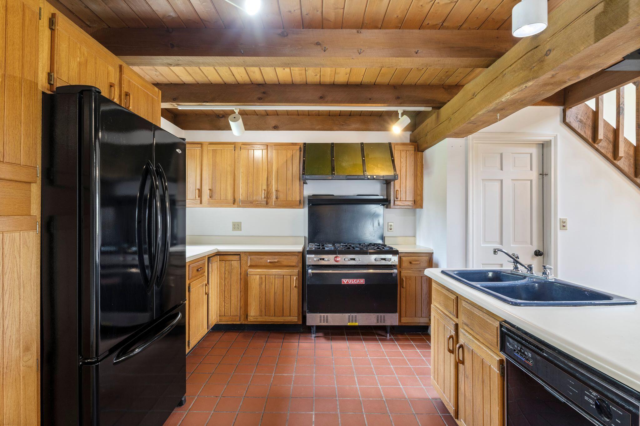 71 Dennett Road Property Photo 12