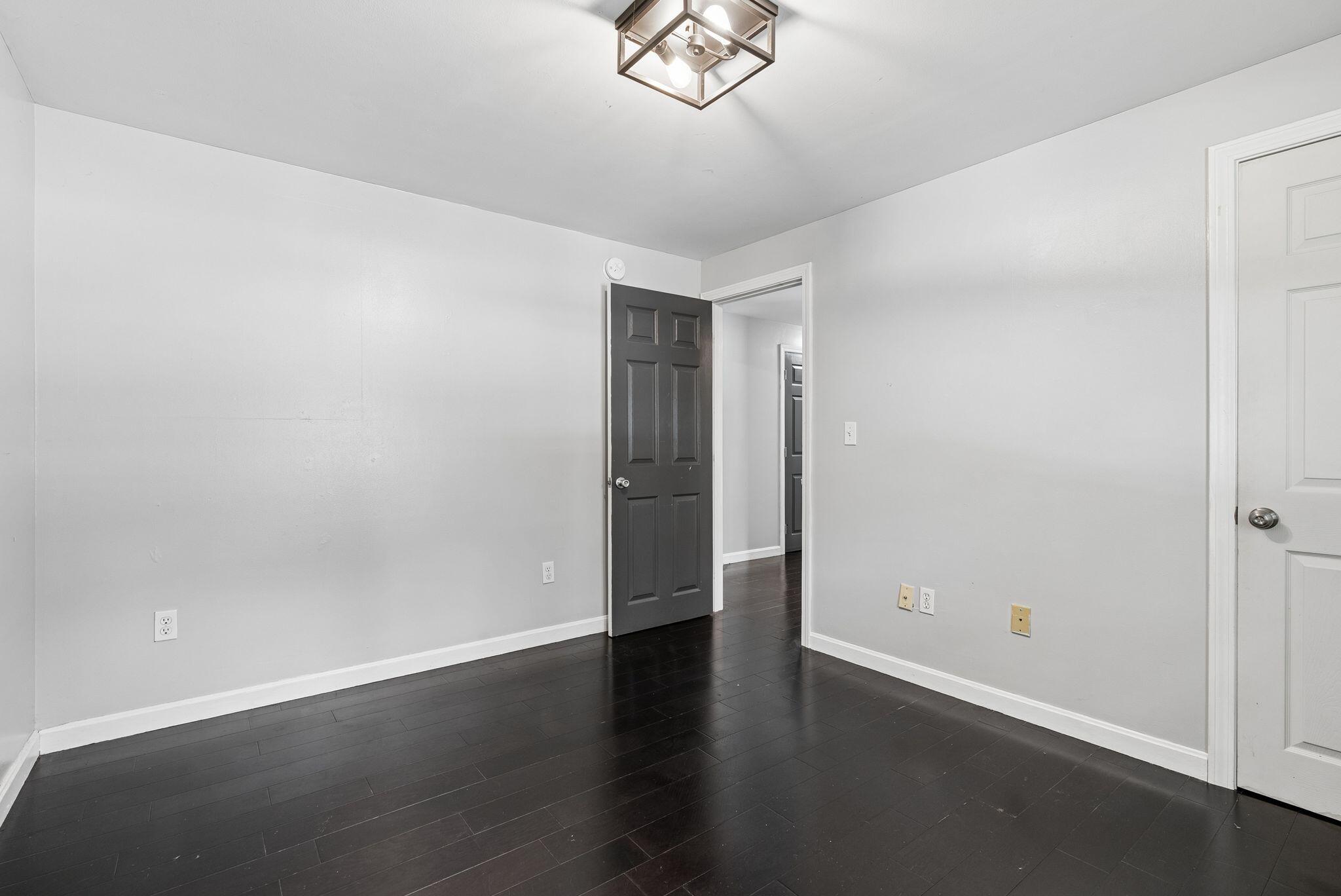 106 Beverly Street Property Photo 22