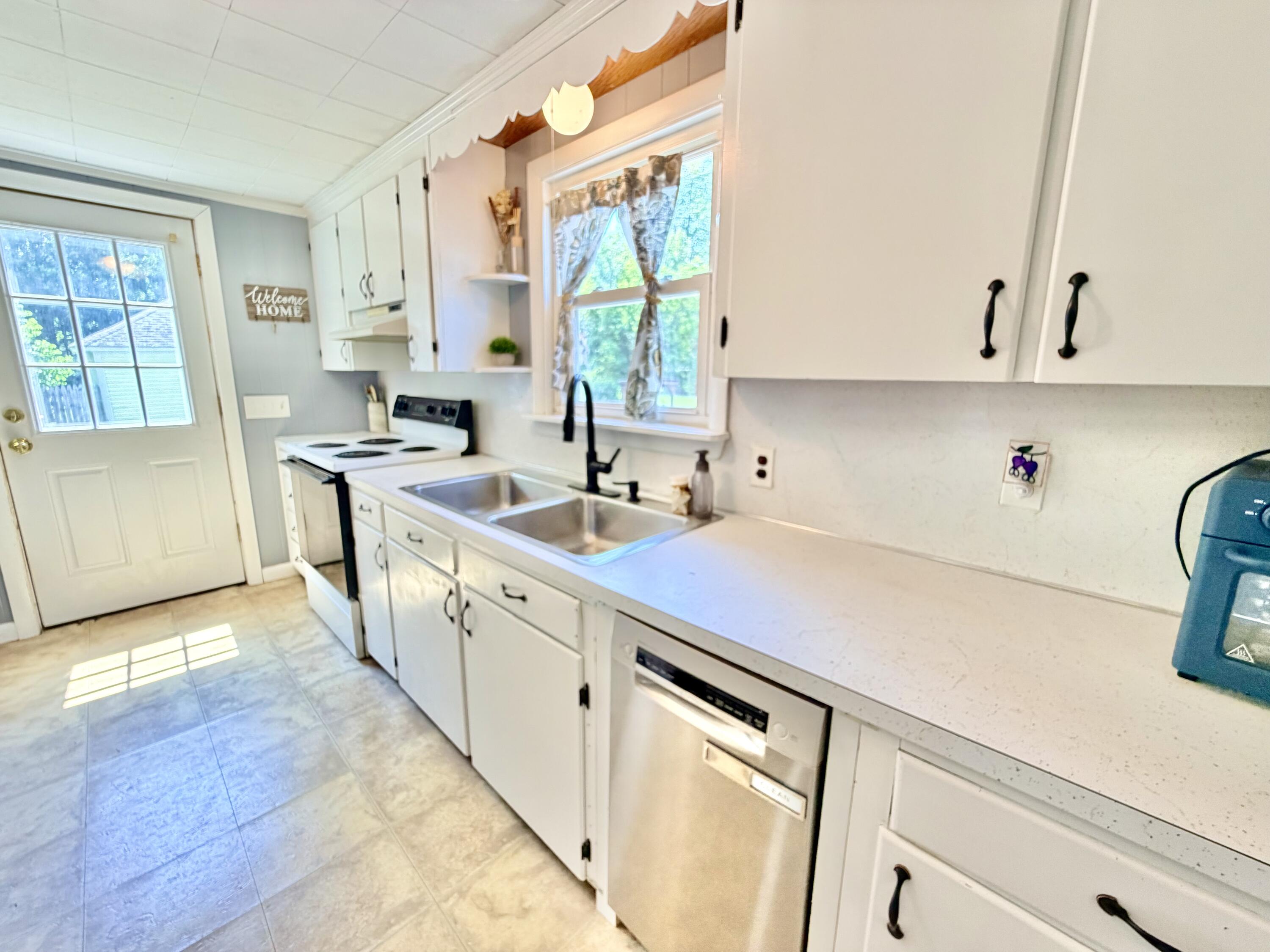 14 Castine Avenue Property Photo 16