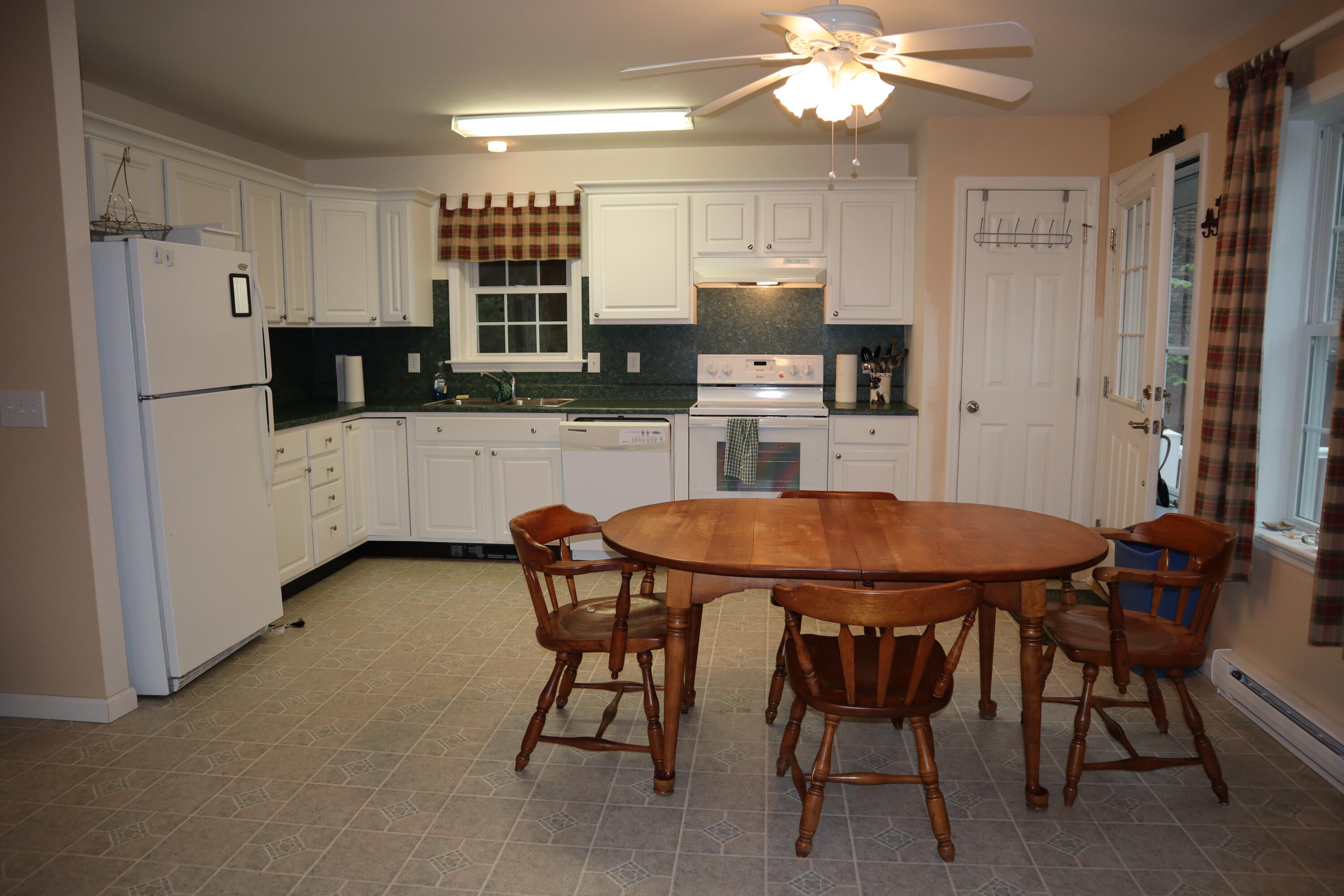 19 Henderson Road Property Photo 4