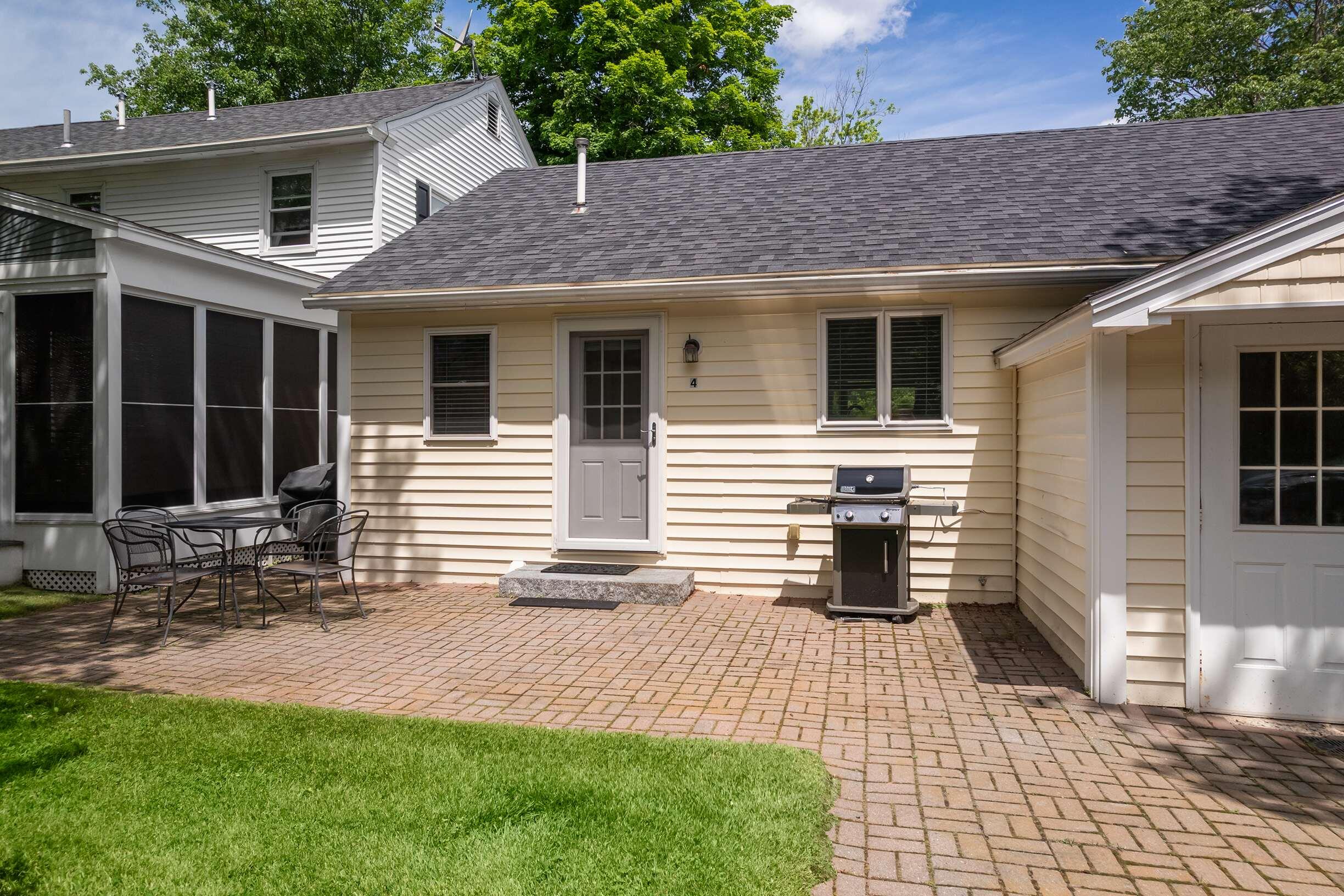 18 Woodside Meadow Road 4 Property Photo 3