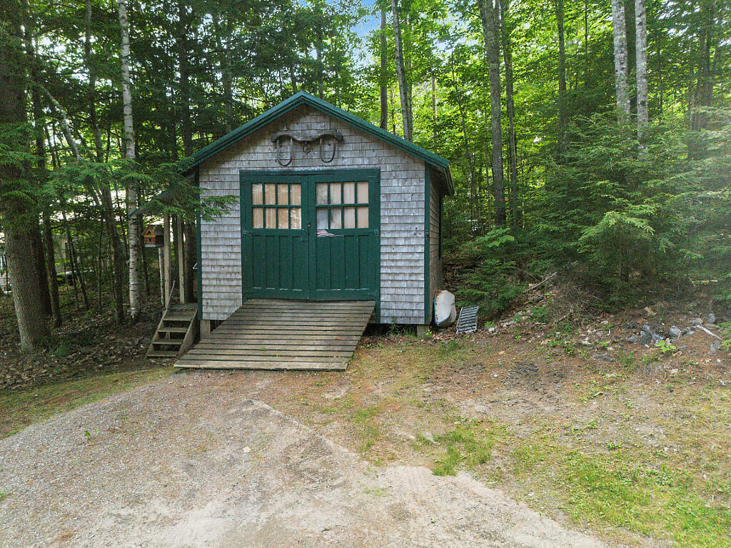 138 Park Lane Property Photo 4