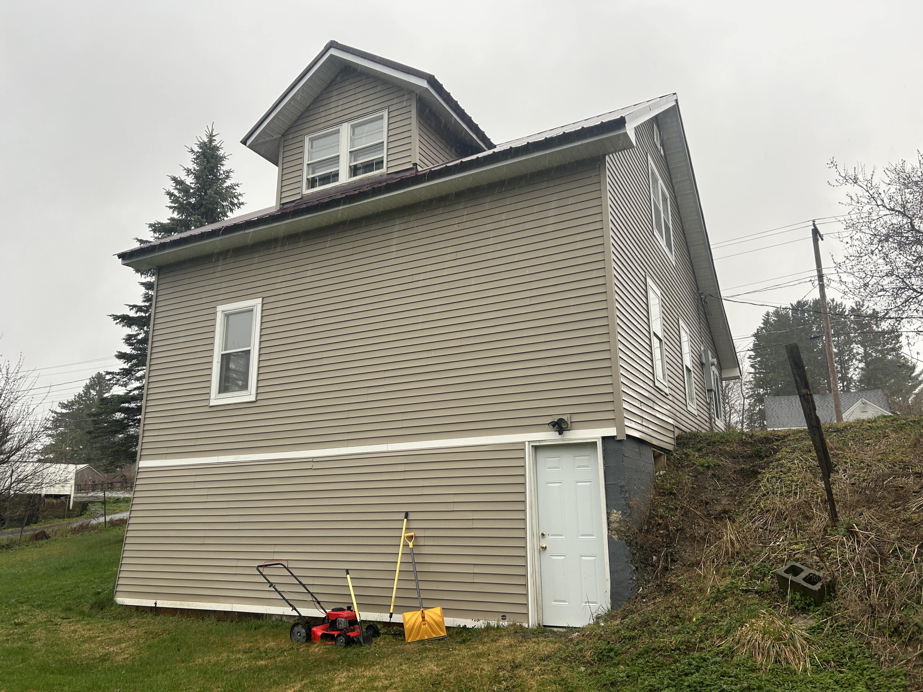 43 Spring Street Property Photo 3