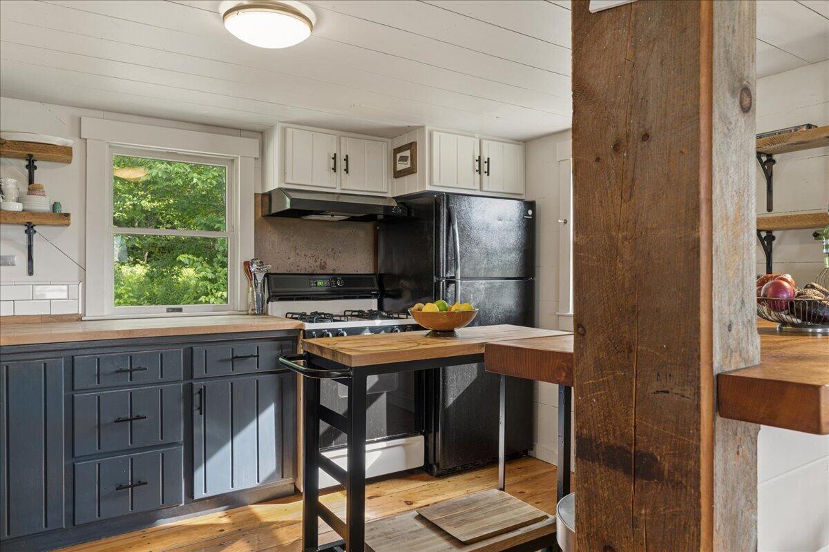 370 Carroll Road Property Photo 11