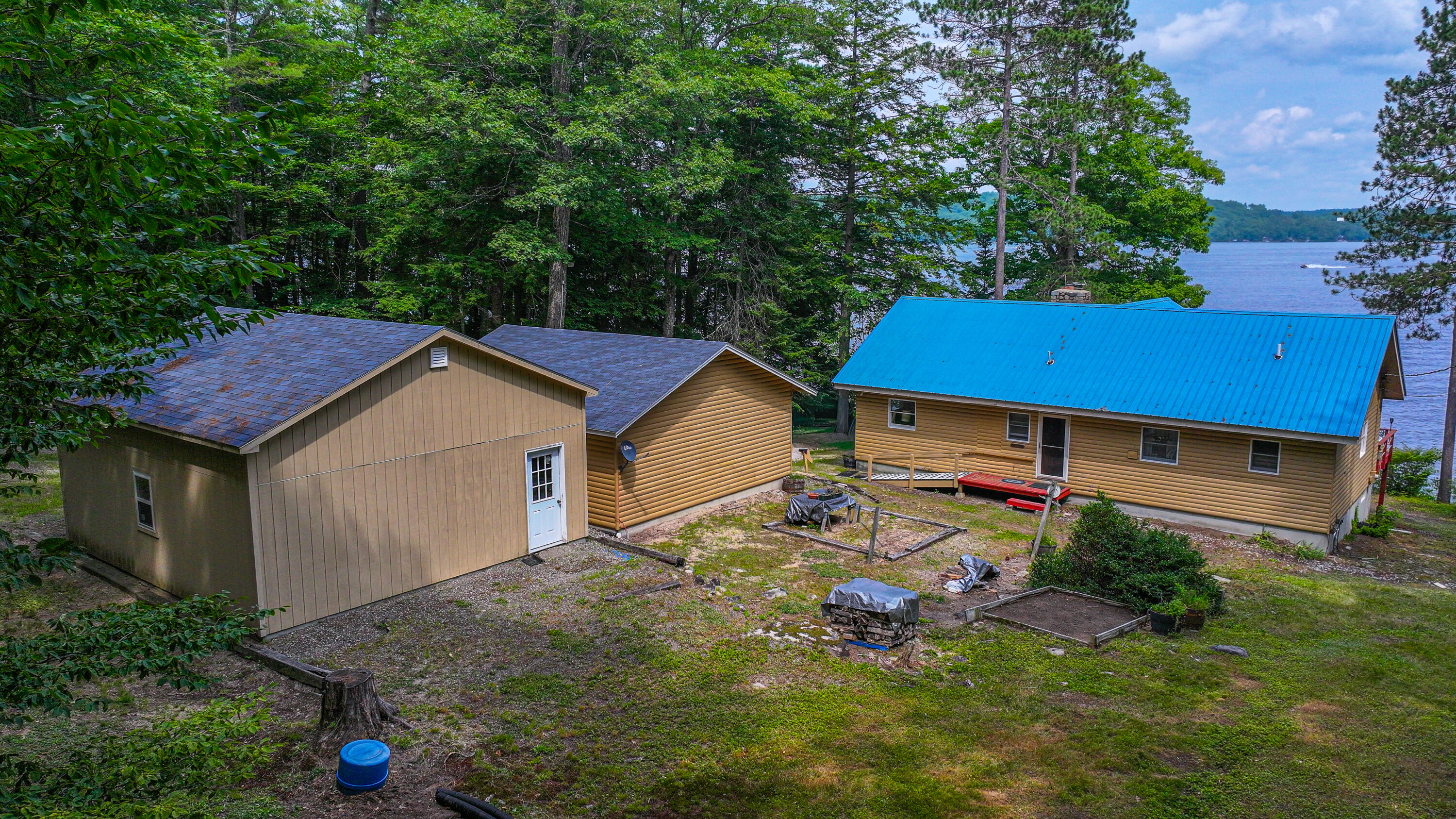 9 Johns Cove Property Photo 6