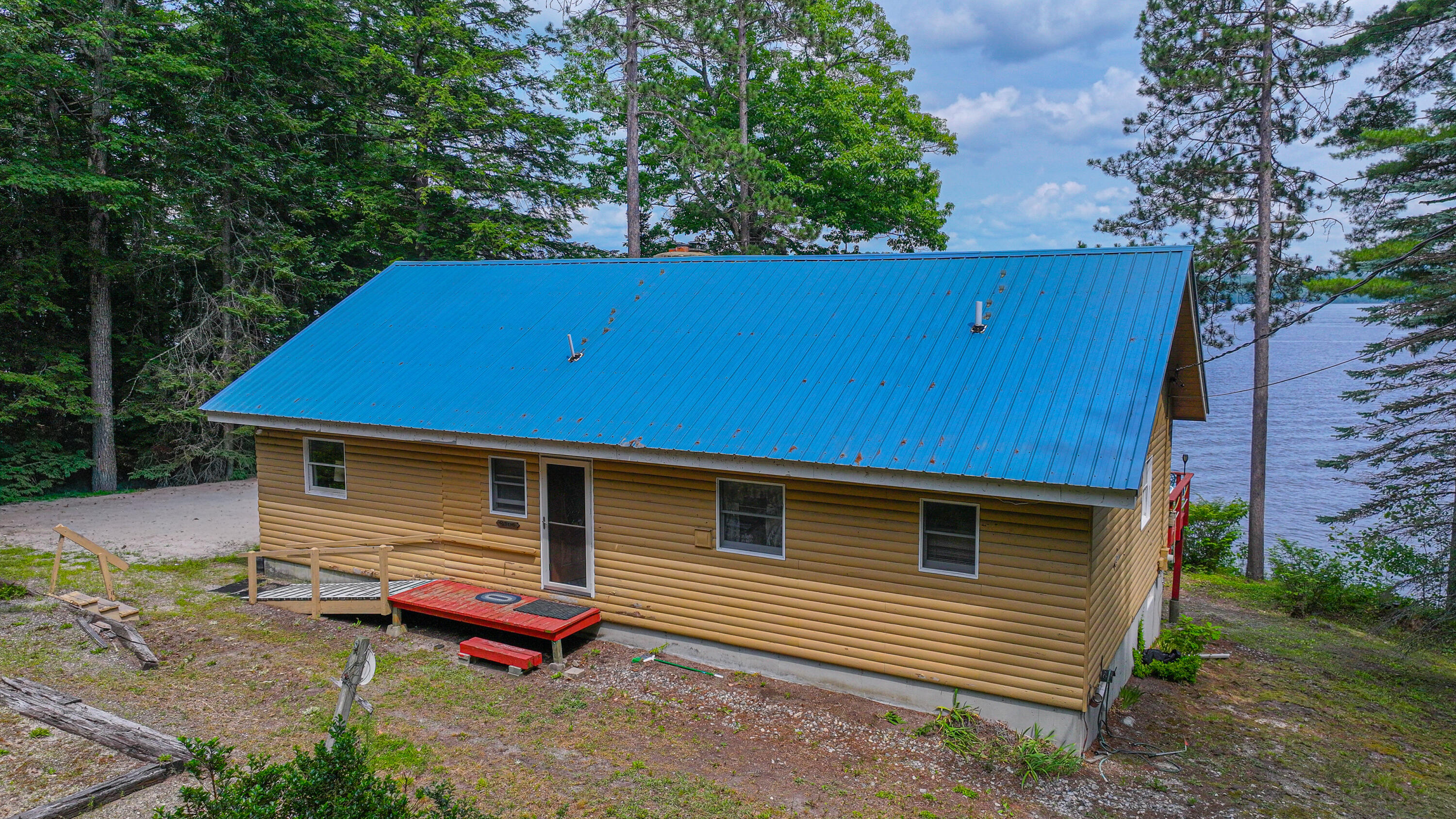 9 Johns Cove Property Photo 8