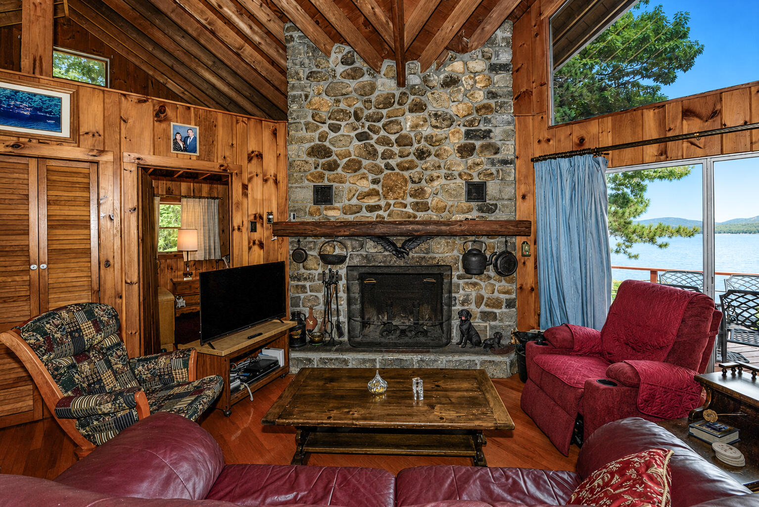 9 Johns Cove Property Photo 11