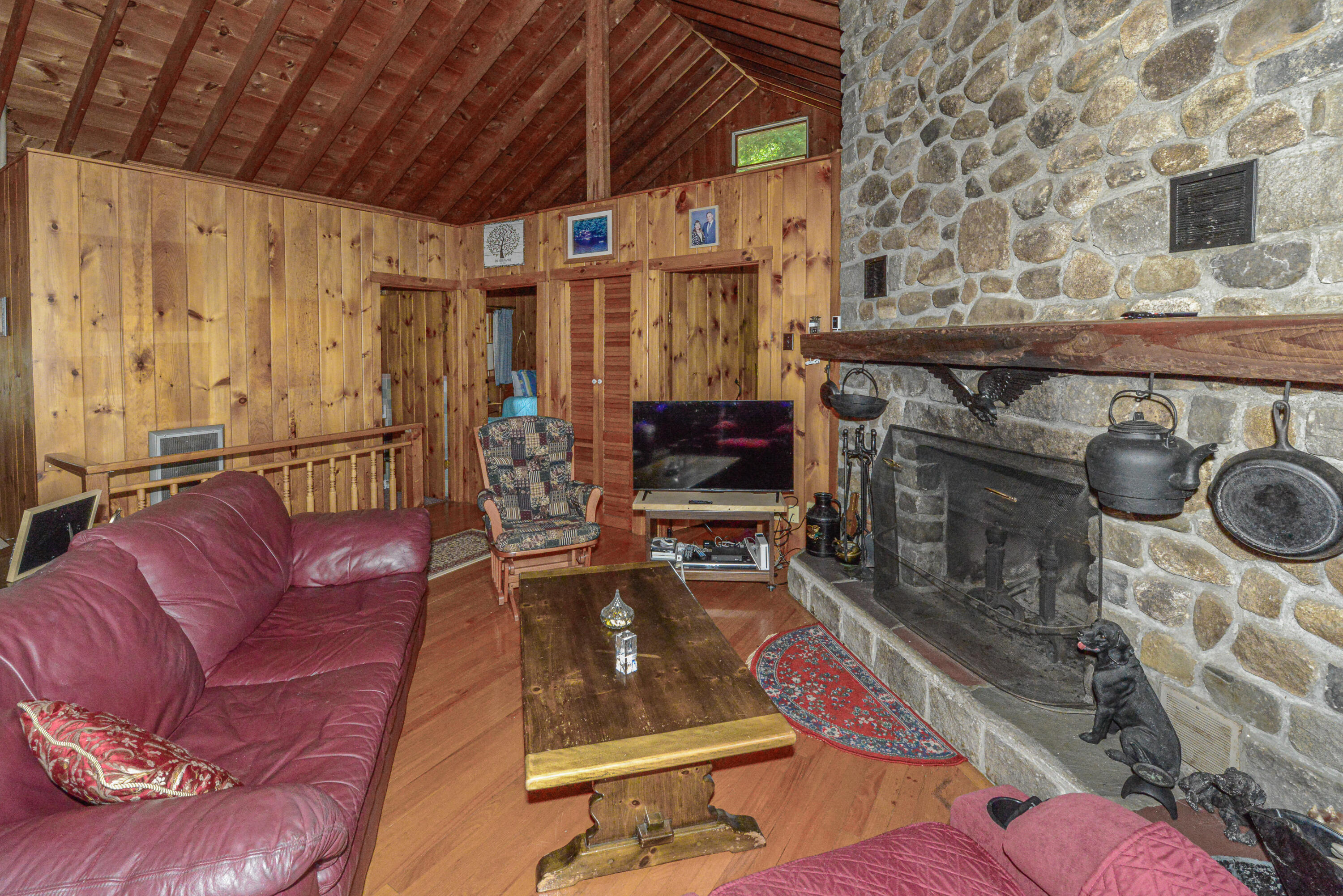 9 Johns Cove Property Photo 13