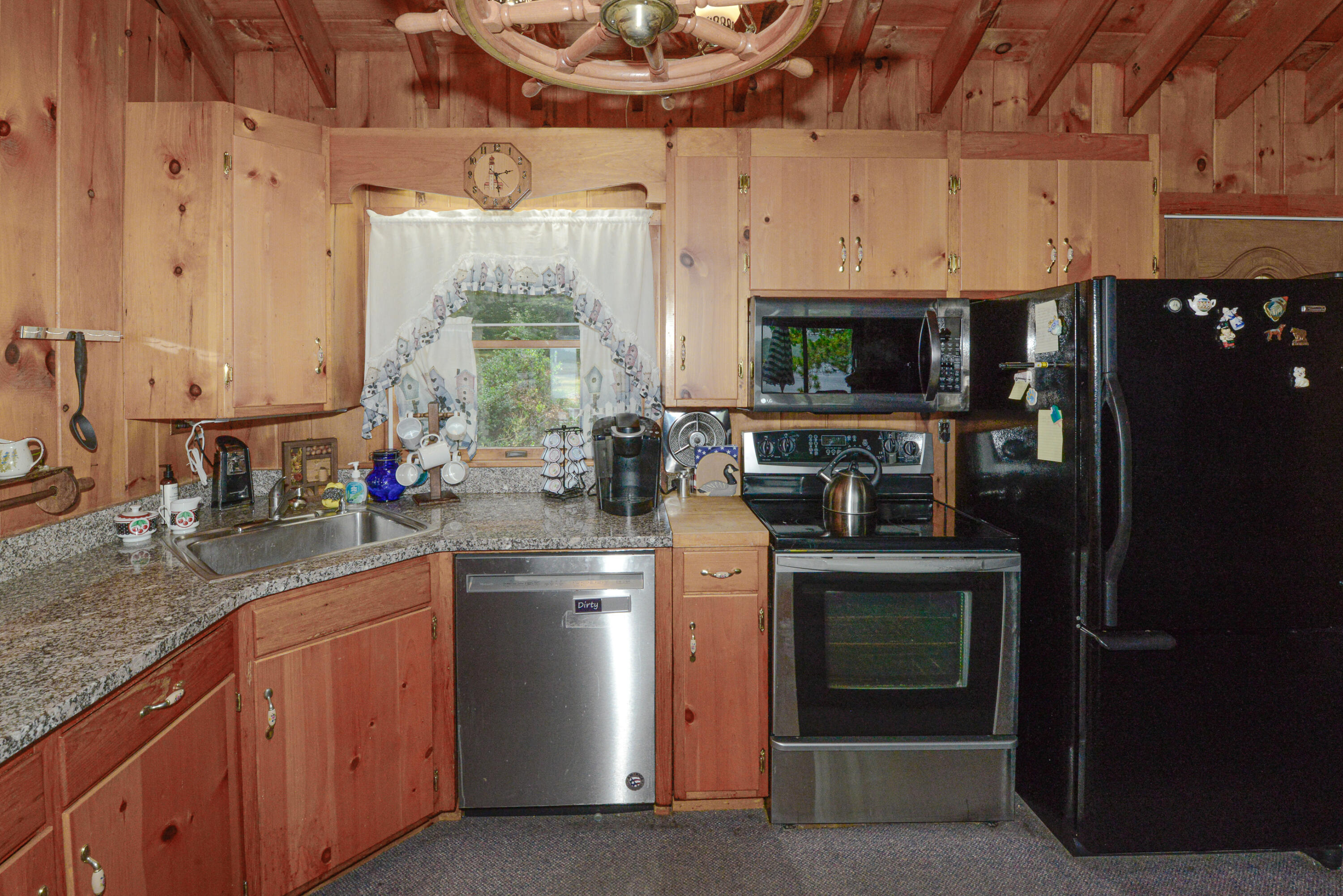 9 Johns Cove Property Photo 17