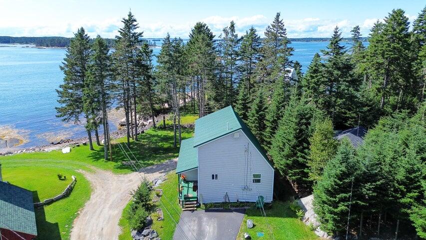 16 Hannah's Cove Property Photo 2