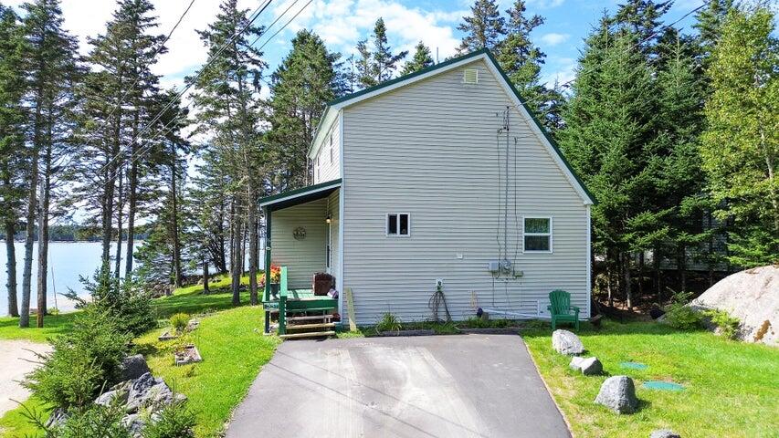 16 Hannah's Cove Property Photo 5