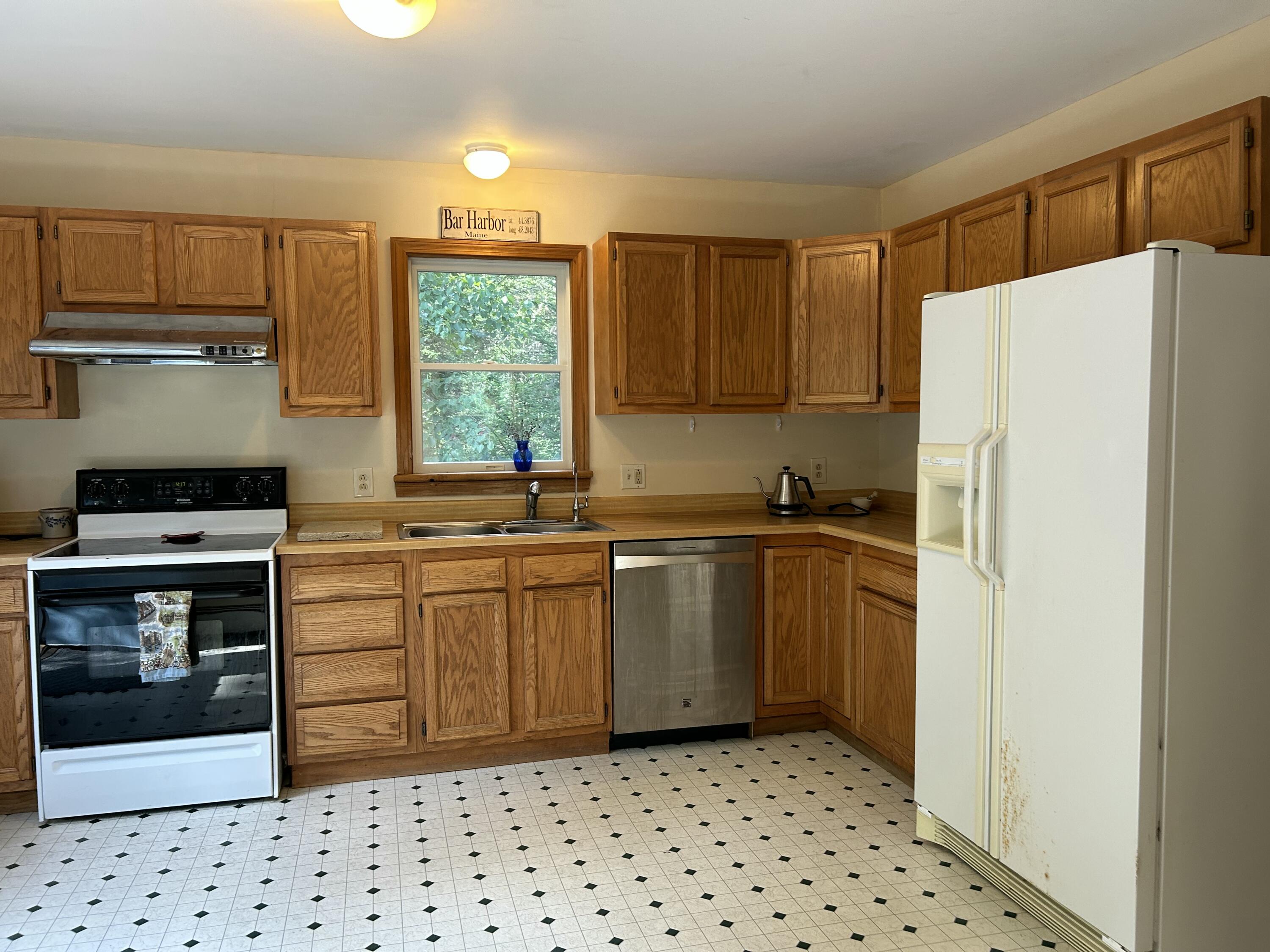 29 Folkestone Drive Property Photo 4