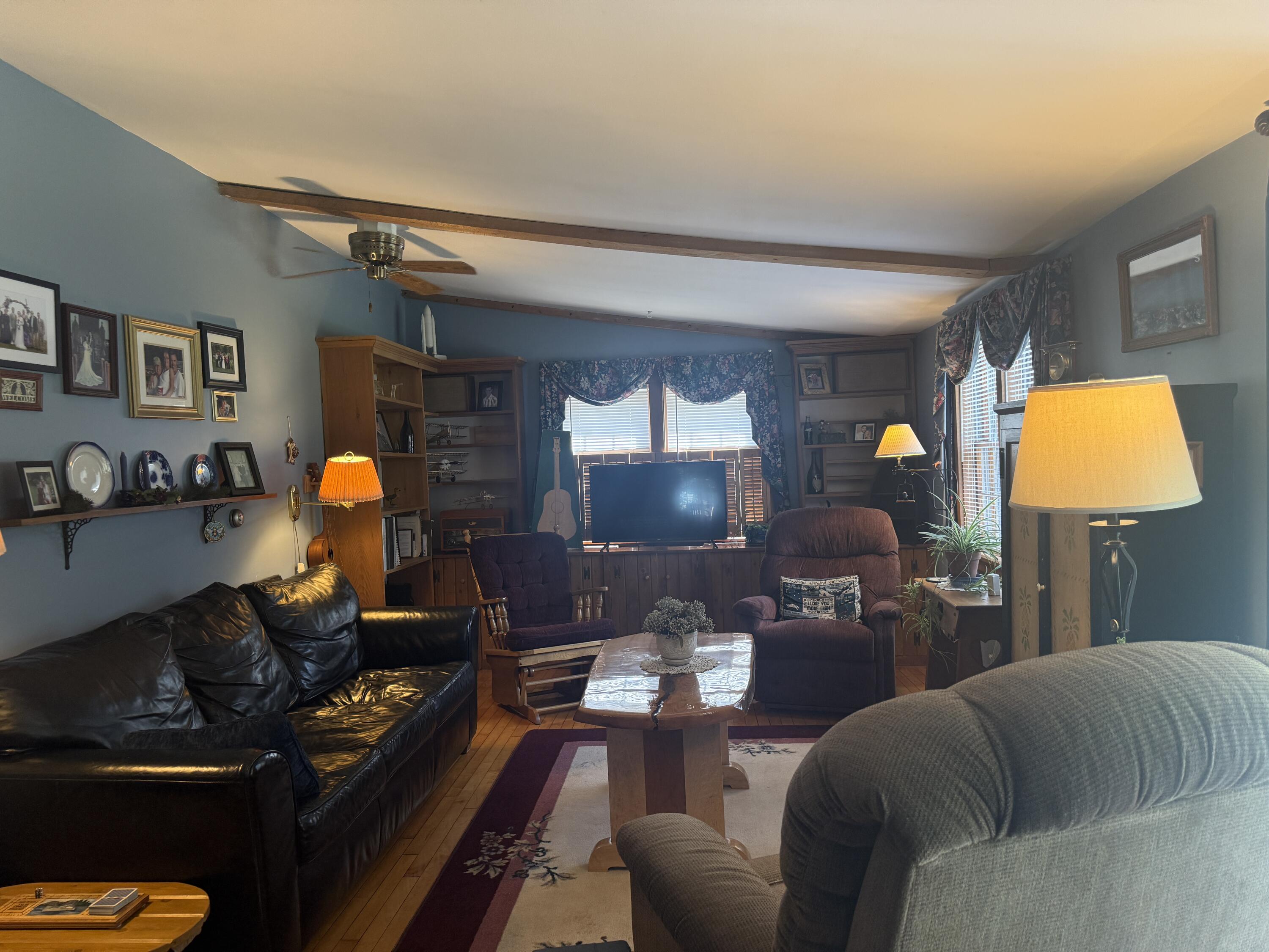 2653 Lee Road Property Photo 17