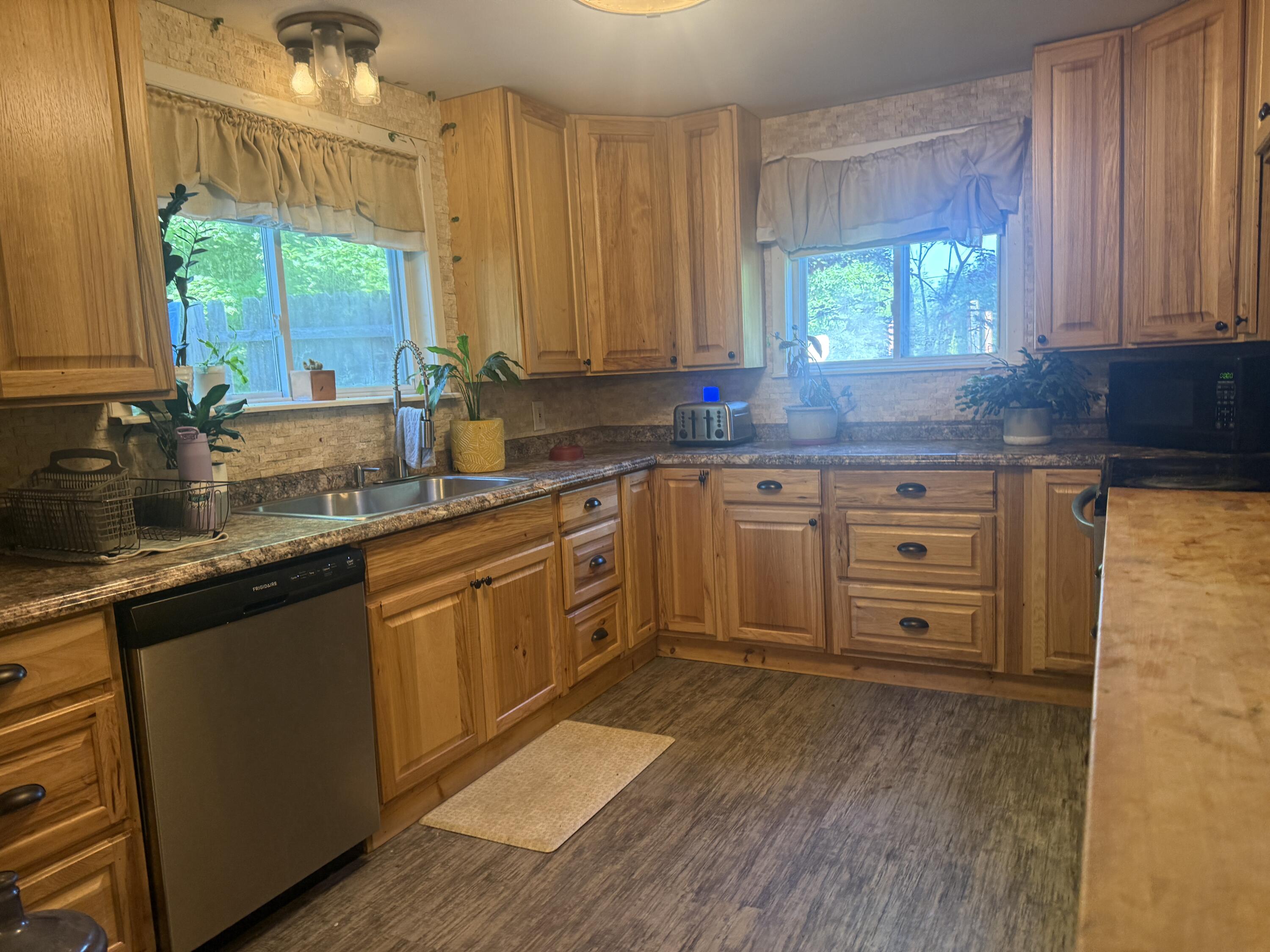 2031 Carmel Road N Property Photo 5