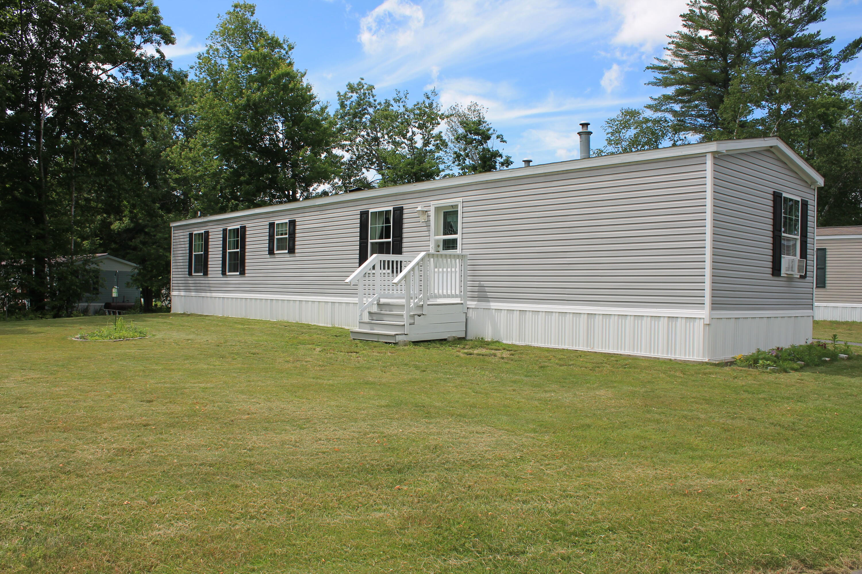 7 Arrowhead Drive Property Photo 1